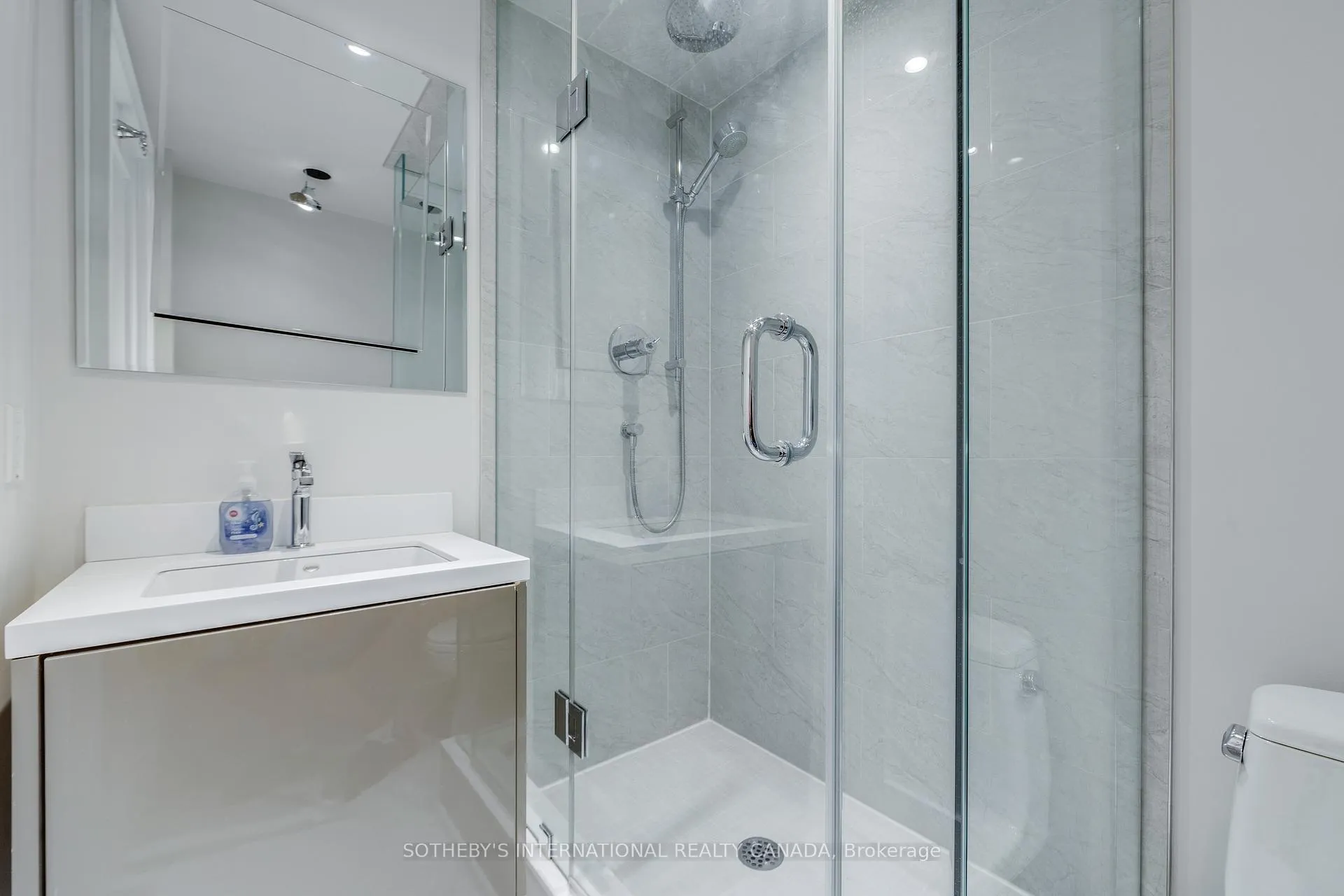 Photo 8 of Unit 1502, 175 Cumberland Street, Toronto, The Annex — HOMEH
