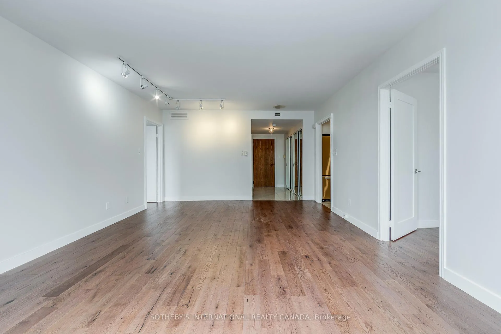 Photo 12 of Unit 1502, 175 Cumberland Street, Toronto, The Annex — HOMEH