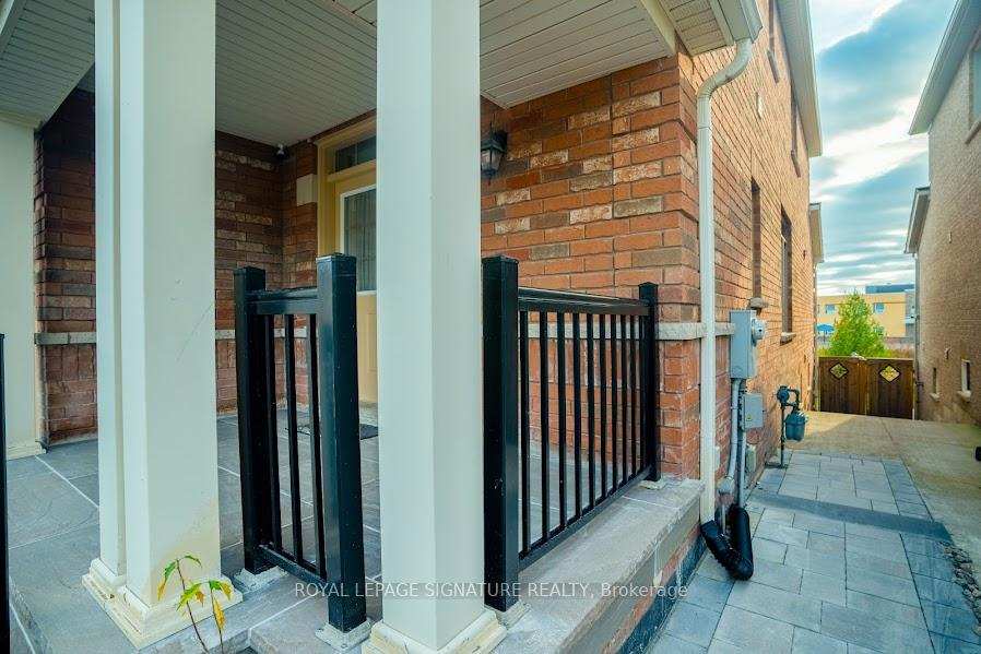Photo 5 of 48 Dancing Waters Road, Brampton, Bram West — HOMEH