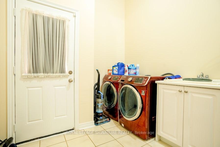 Photo 19 of 48 Dancing Waters Road, Brampton, Bram West — HOMEH