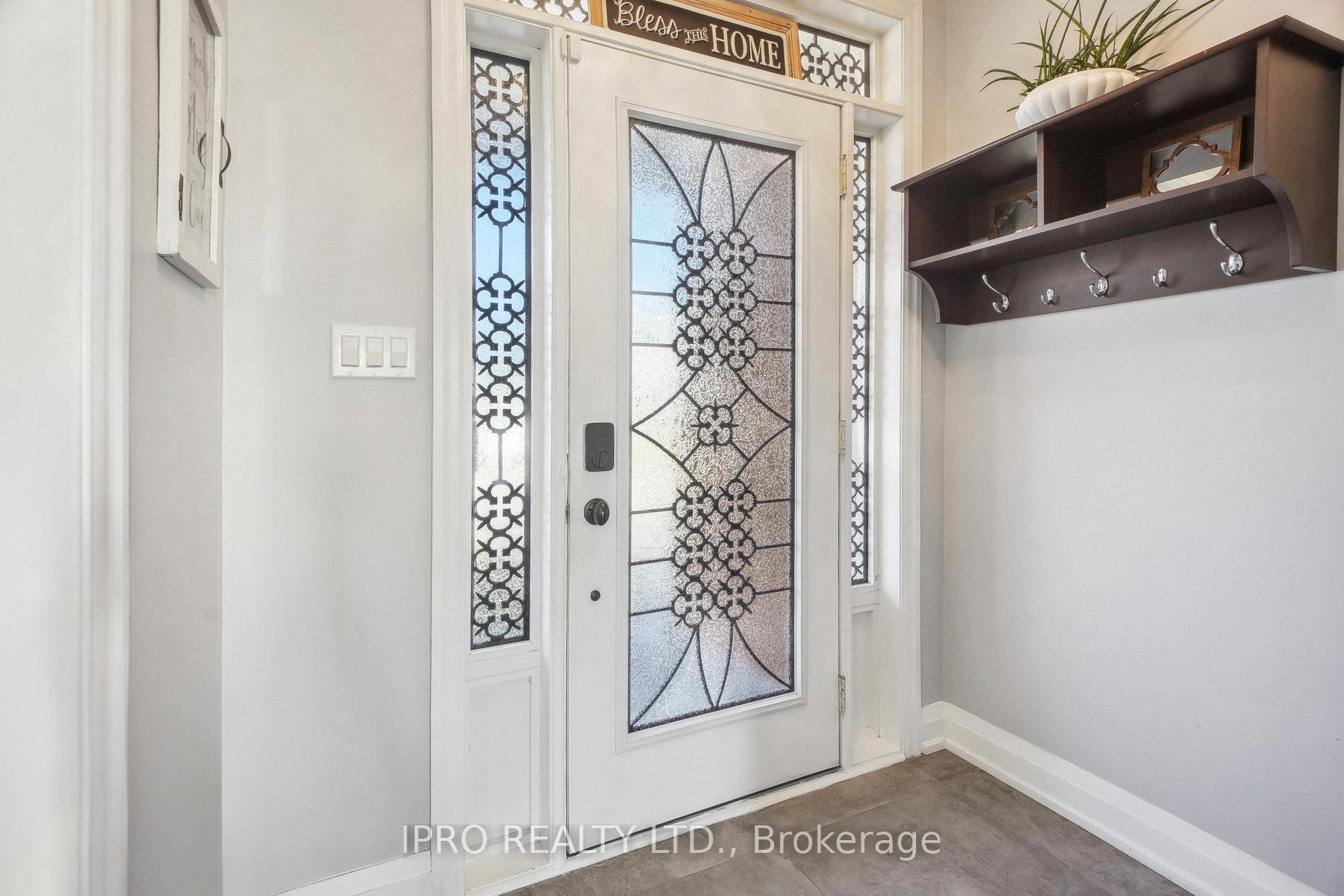 Photo 6 of 49 Monza Drive, Hamilton, Winona Park — HOMEH