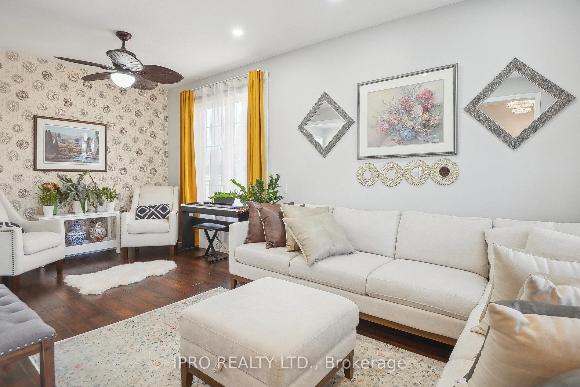 Photo 8 of 49 Monza Drive, Hamilton, Winona Park — HOMEH