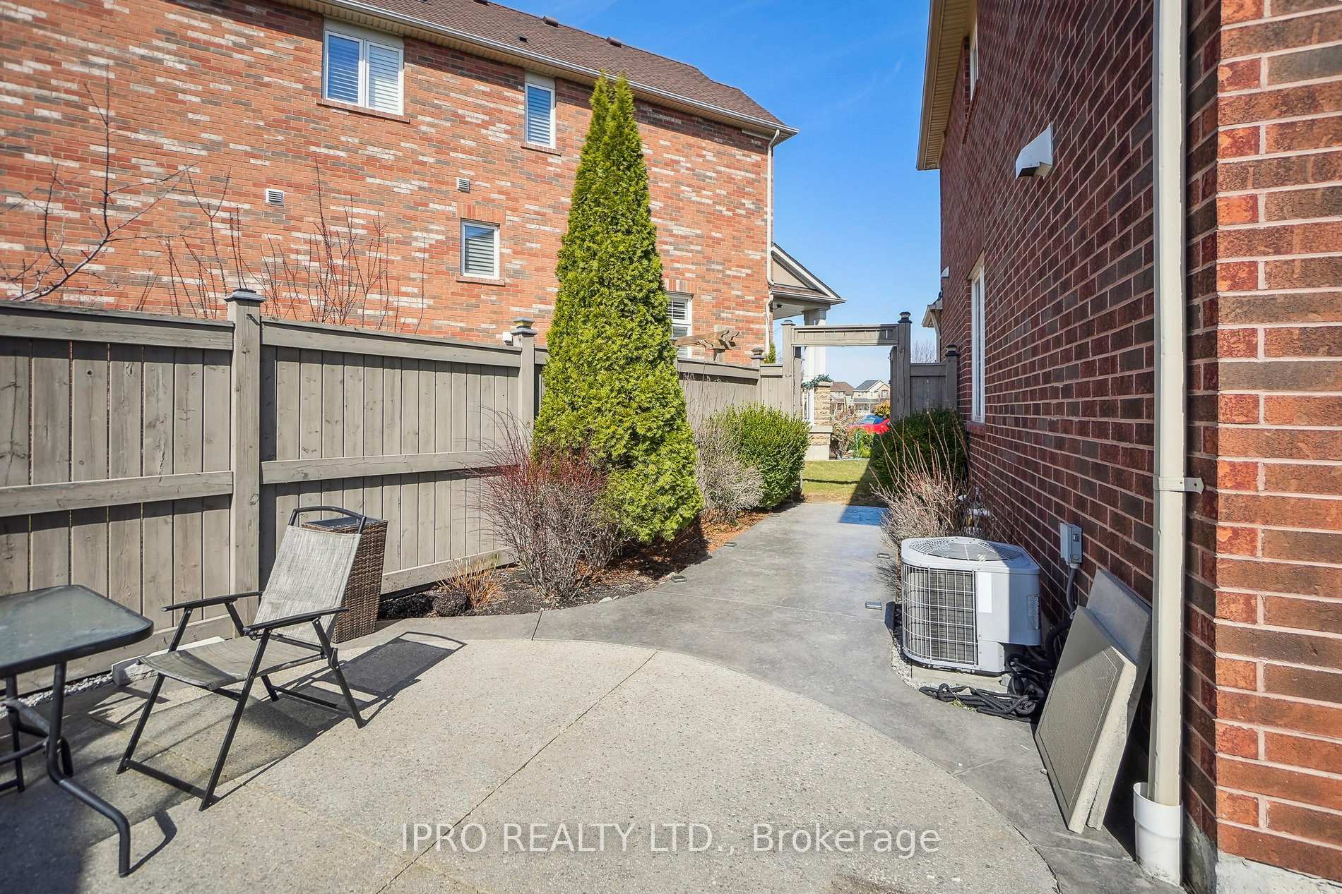 Photo 40 of 49 Monza Drive, Hamilton, Winona Park — HOMEH