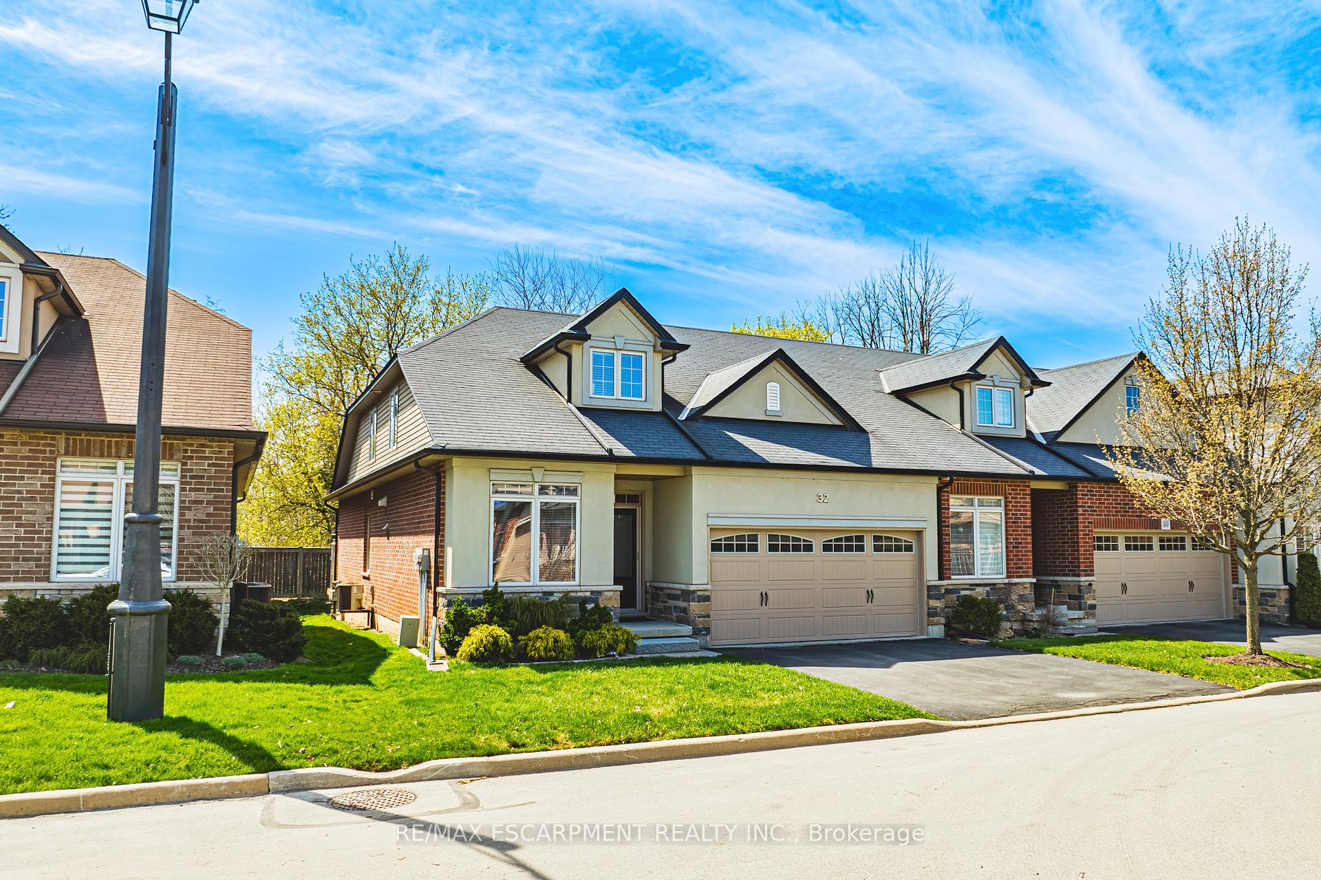 Photo 1 of 32 Menton Drive, Hamilton, Ancaster — HOMEH