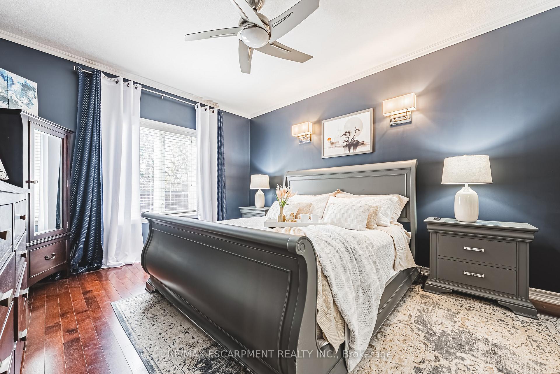 Photo 19 of 32 Menton Drive, Hamilton, Ancaster — HOMEH