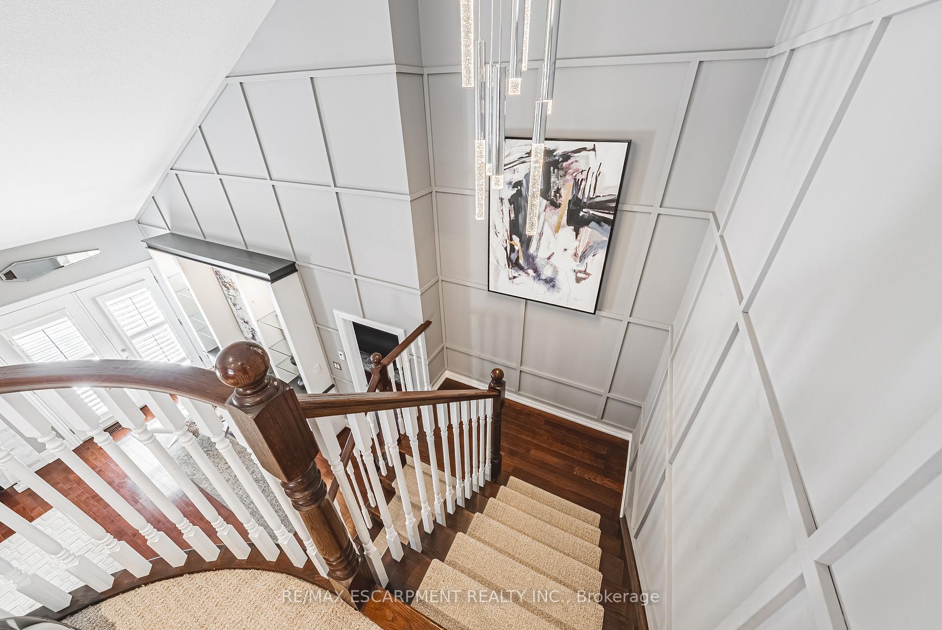 Photo 26 of 32 Menton Drive, Hamilton, Ancaster — HOMEH