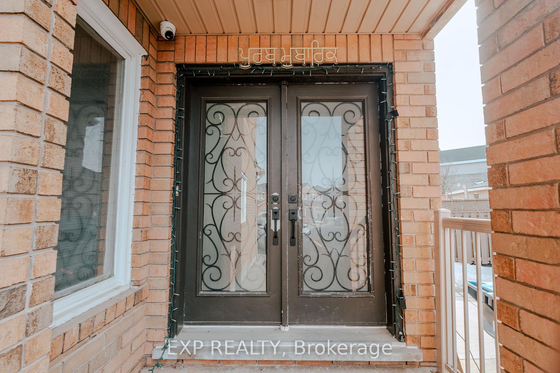 Photo 2 of 24 Mount Ranier Crescent, Brampton, Sandringham-Wellington — HOMEH