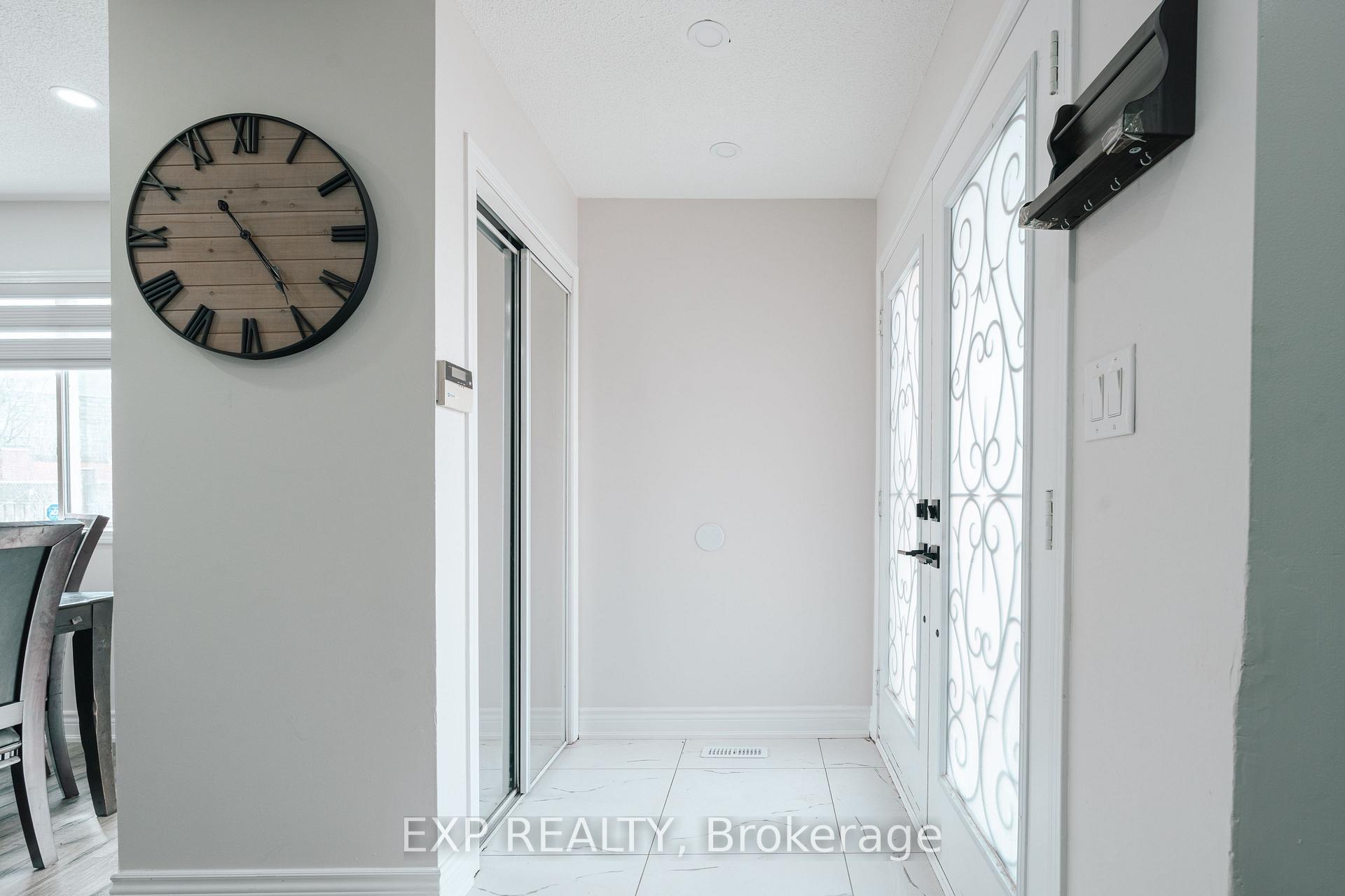 Photo 3 of 24 Mount Ranier Crescent, Brampton, Sandringham-Wellington — HOMEH