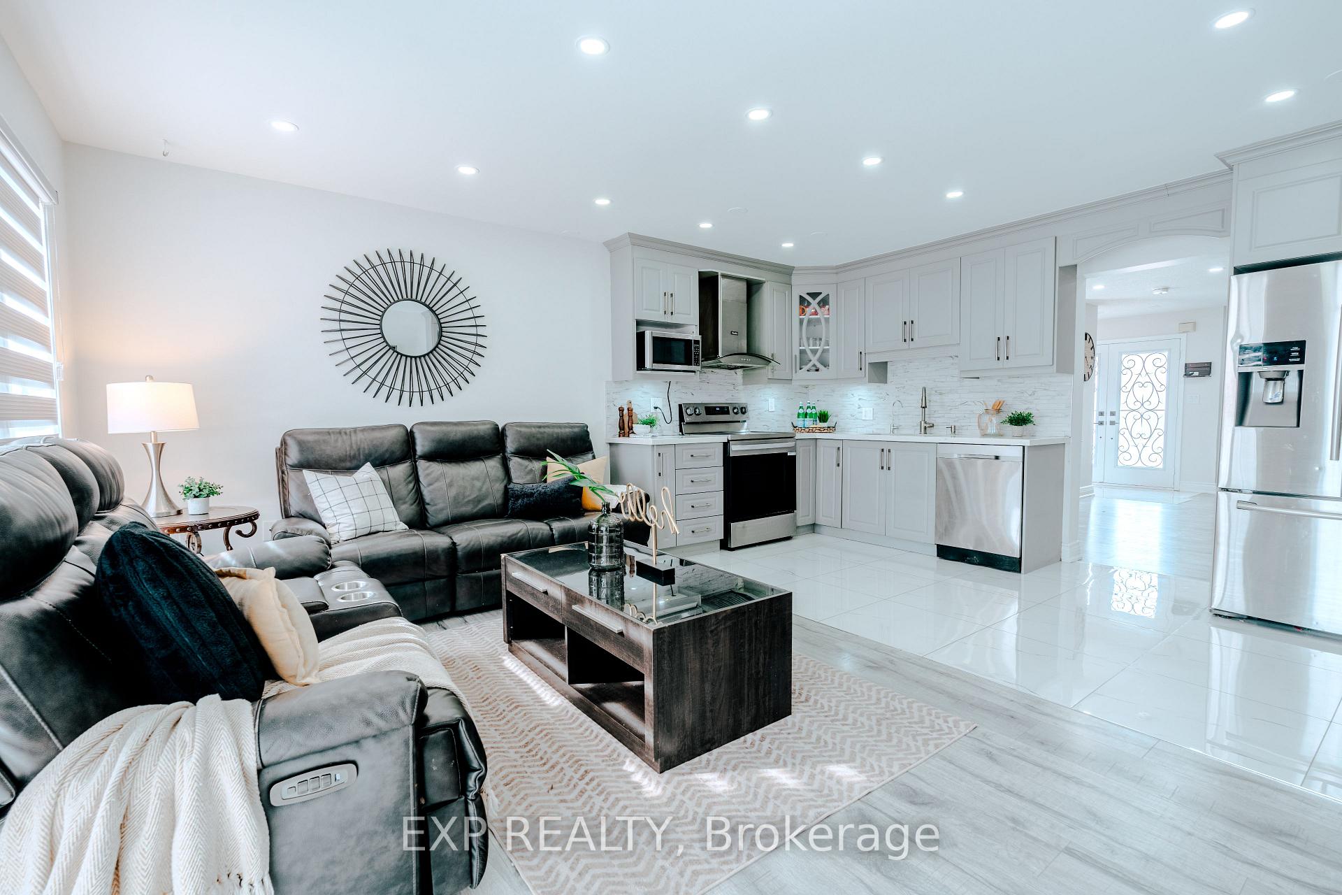 Photo 10 of 24 Mount Ranier Crescent, Brampton, Sandringham-Wellington — HOMEH
