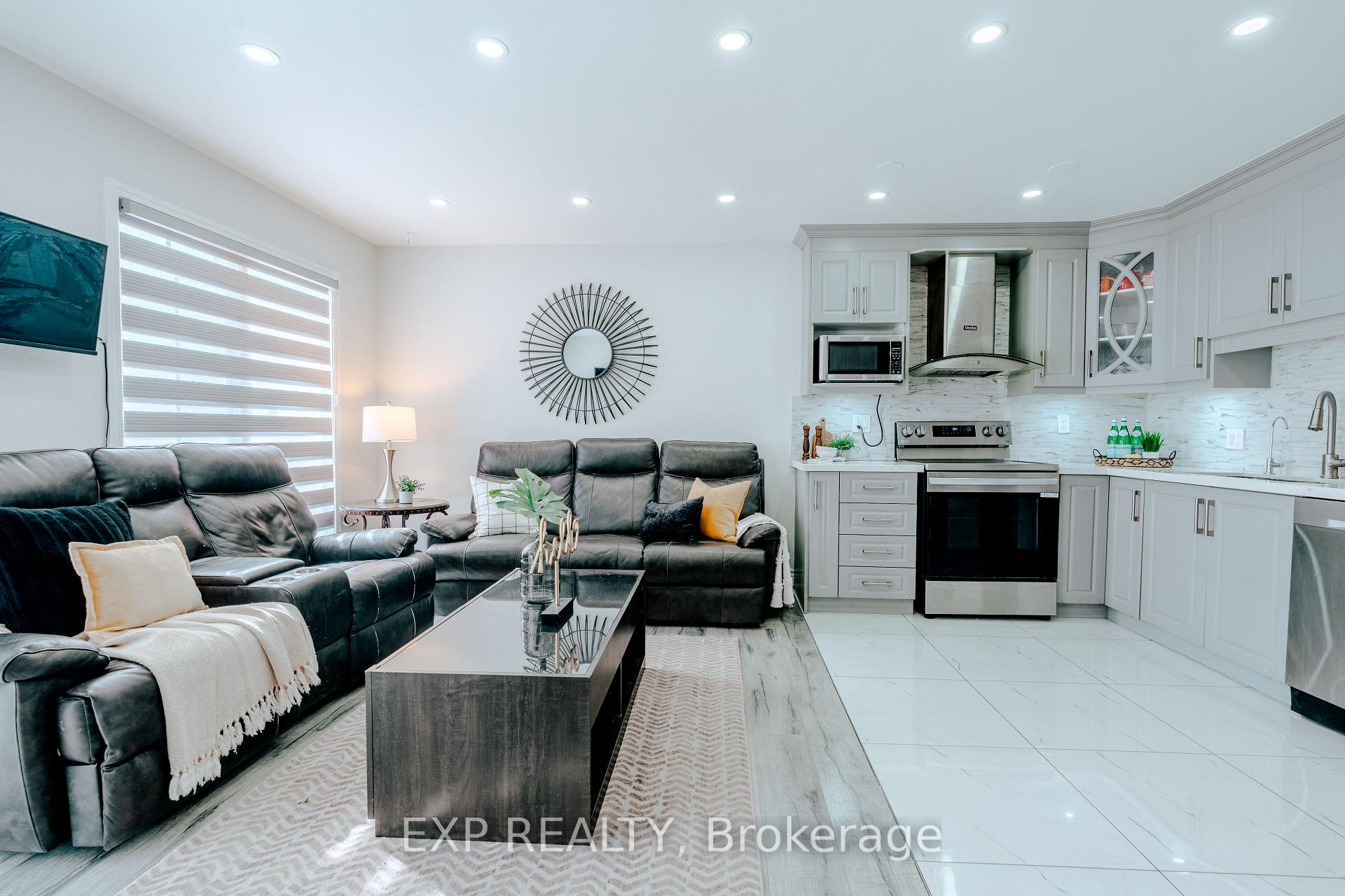 Photo 11 of 24 Mount Ranier Crescent, Brampton, Sandringham-Wellington — HOMEH