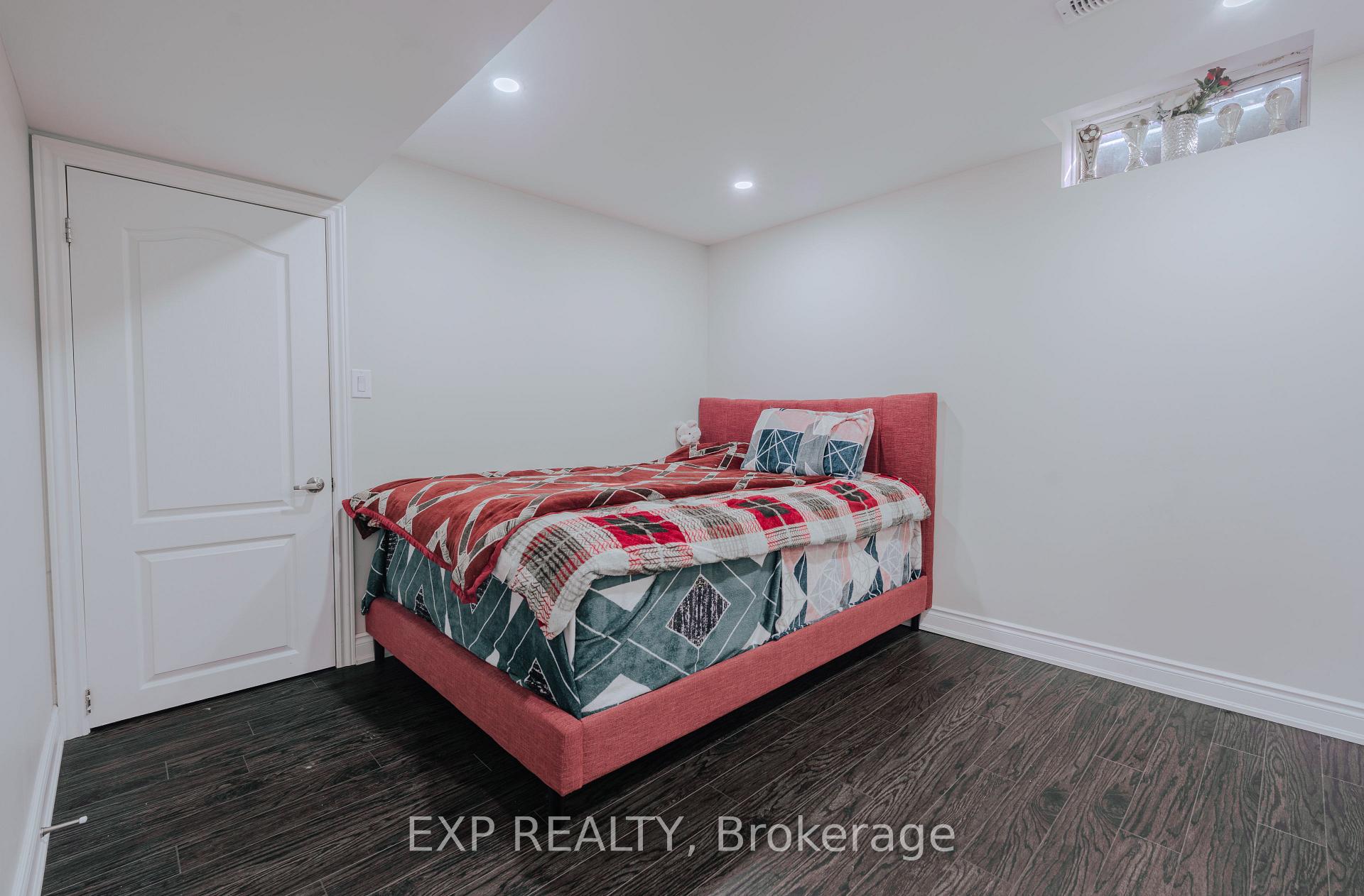 Photo 32 of 24 Mount Ranier Crescent, Brampton, Sandringham-Wellington — HOMEH