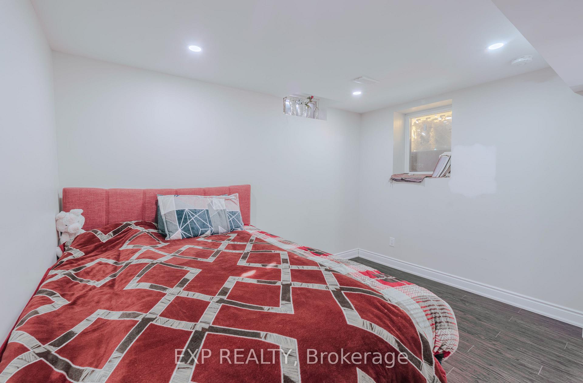 Photo 33 of 24 Mount Ranier Crescent, Brampton, Sandringham-Wellington — HOMEH