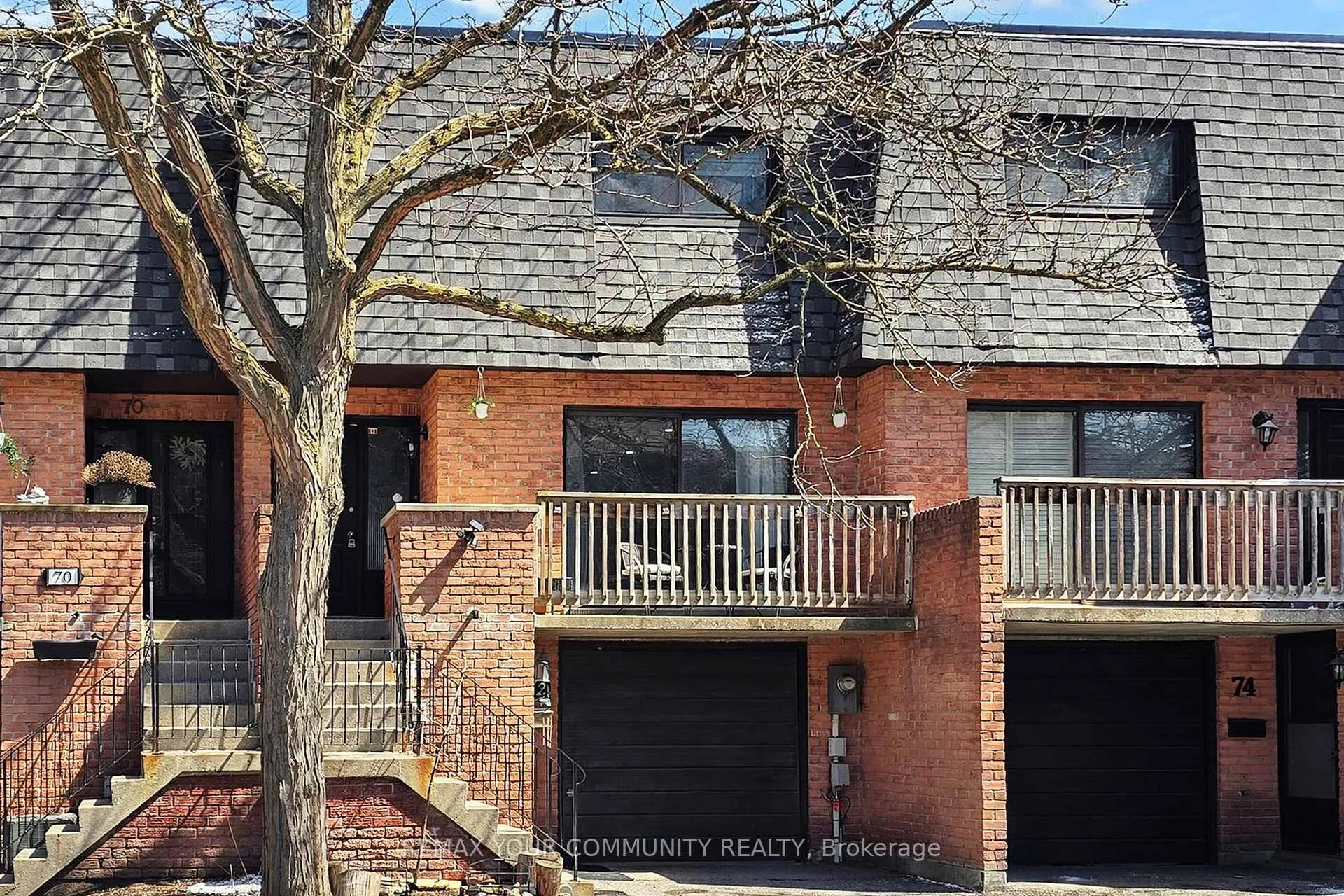 Photo 2 of Unit 16, 72 Ashglen Way, Markham, Unionville — HOMEH