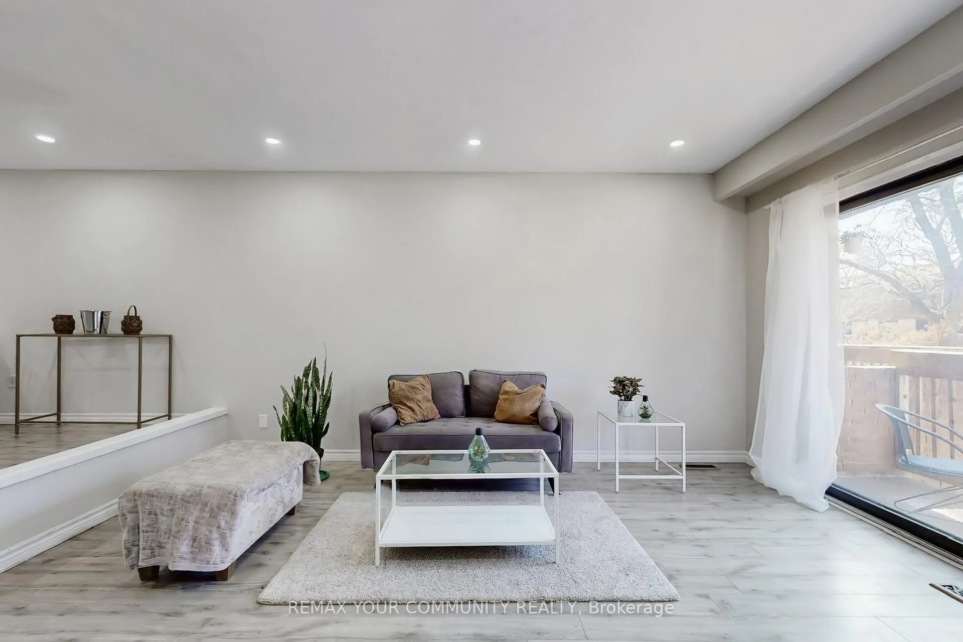 Photo 8 of Unit 16, 72 Ashglen Way, Markham, Unionville — HOMEH