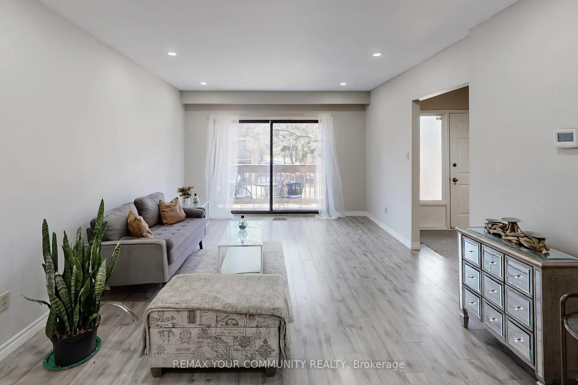 Photo 10 of Unit 16, 72 Ashglen Way, Markham, Unionville — HOMEH