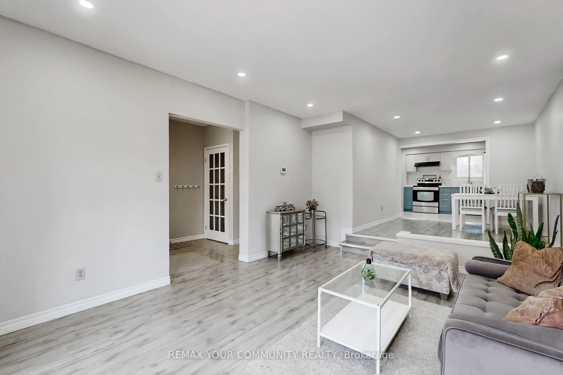 Photo 13 of Unit 16, 72 Ashglen Way, Markham, Unionville — HOMEH