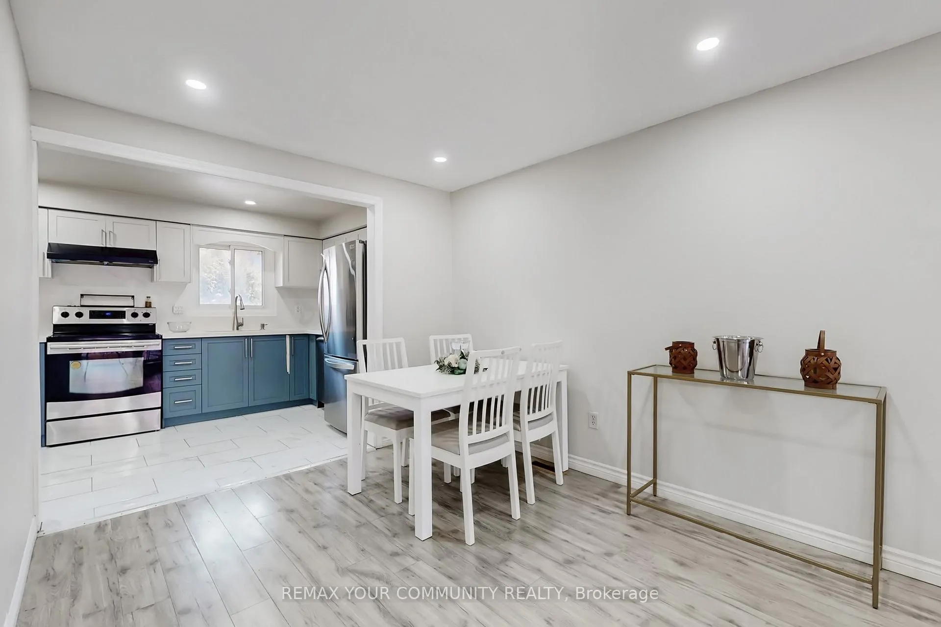 Photo 14 of Unit 16, 72 Ashglen Way, Markham, Unionville — HOMEH
