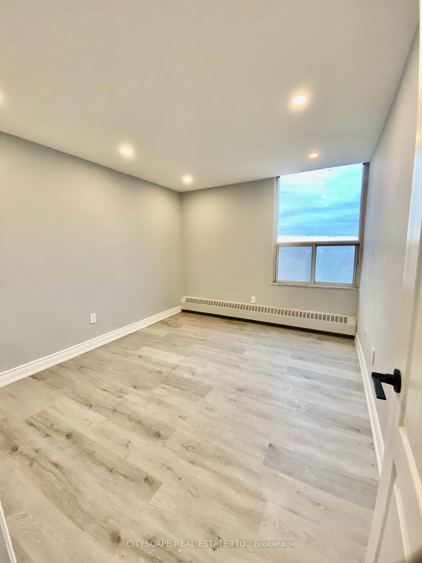 Photo 8 of Unit 1501, 60 Pavane Linkway, Toronto, Flemingdon Park — HOMEH
