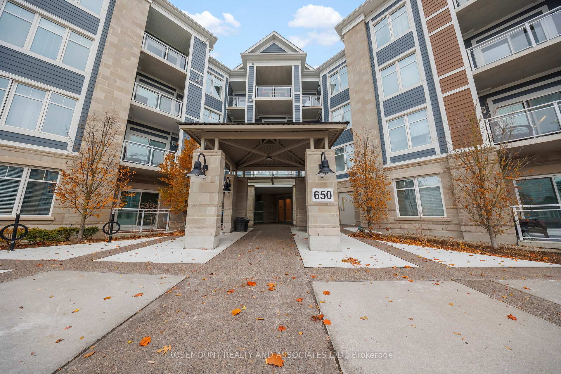 Photo 3 of Unit 410, 650 Gordon Street, Whitby, Port Whitby — HOMEH