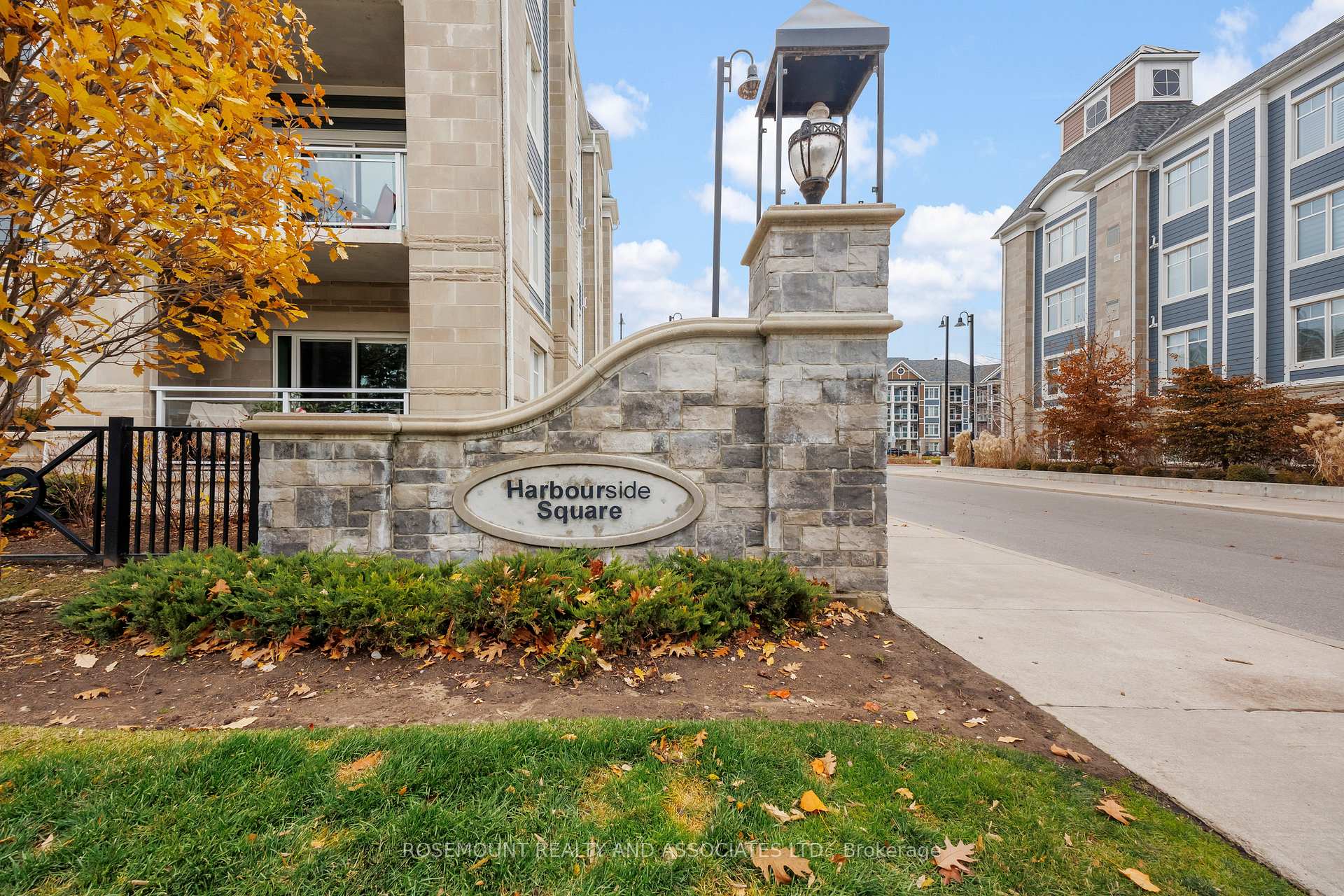 Photo 7 of Unit 410, 650 Gordon Street, Whitby, Port Whitby — HOMEH