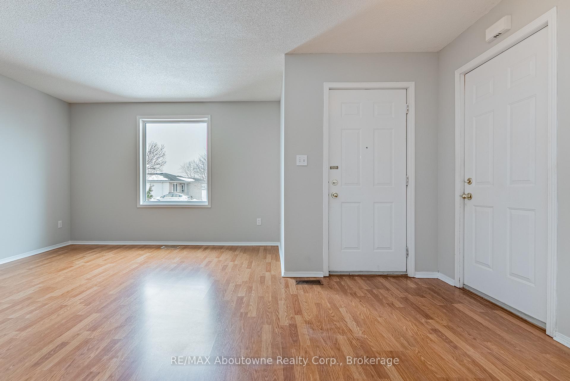 Photo 4 of 18 Jena Court W, Hamilton, Jerome — HOMEH