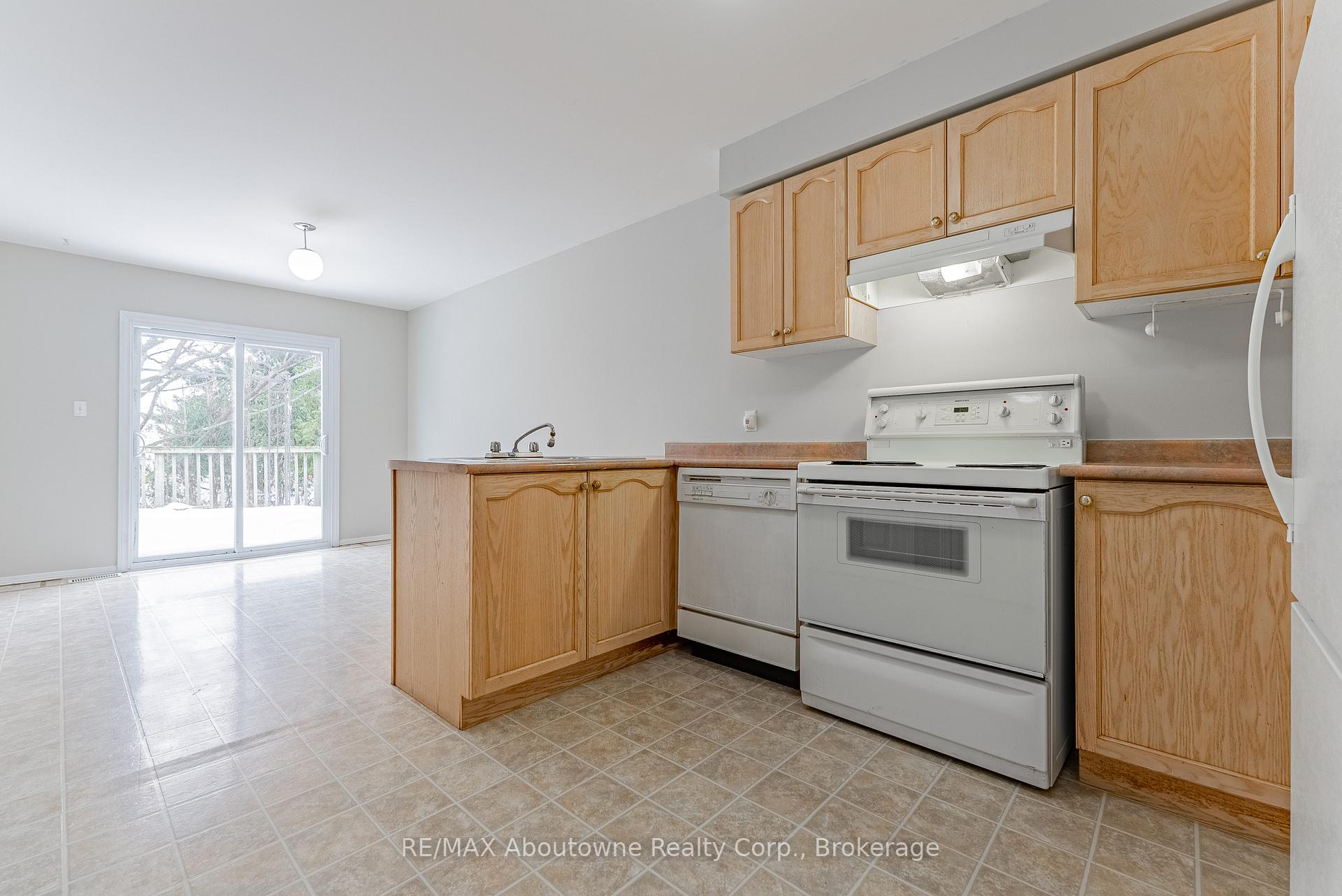 Photo 8 of 18 Jena Court W, Hamilton, Jerome — HOMEH