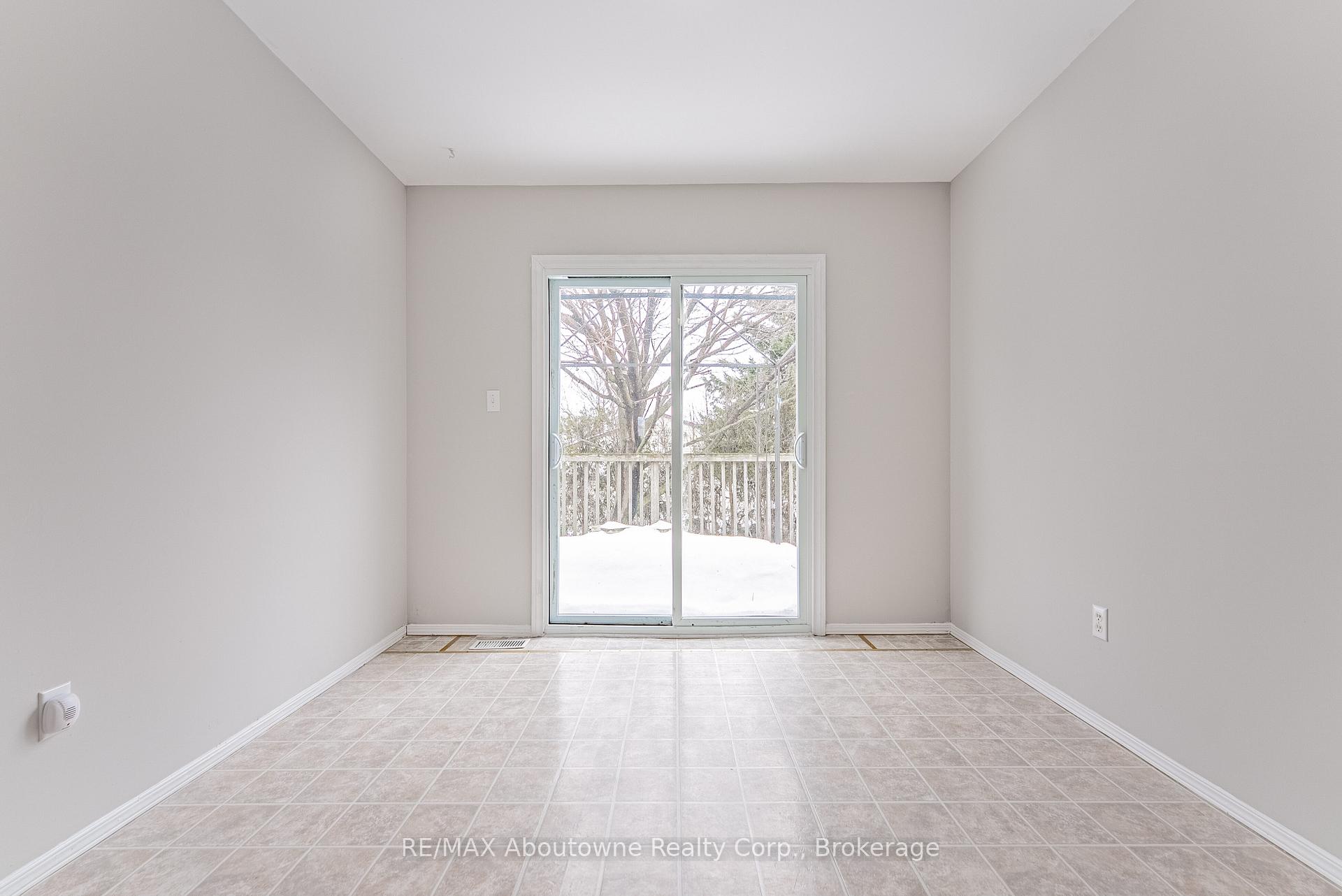 Photo 12 of 18 Jena Court W, Hamilton, Jerome — HOMEH