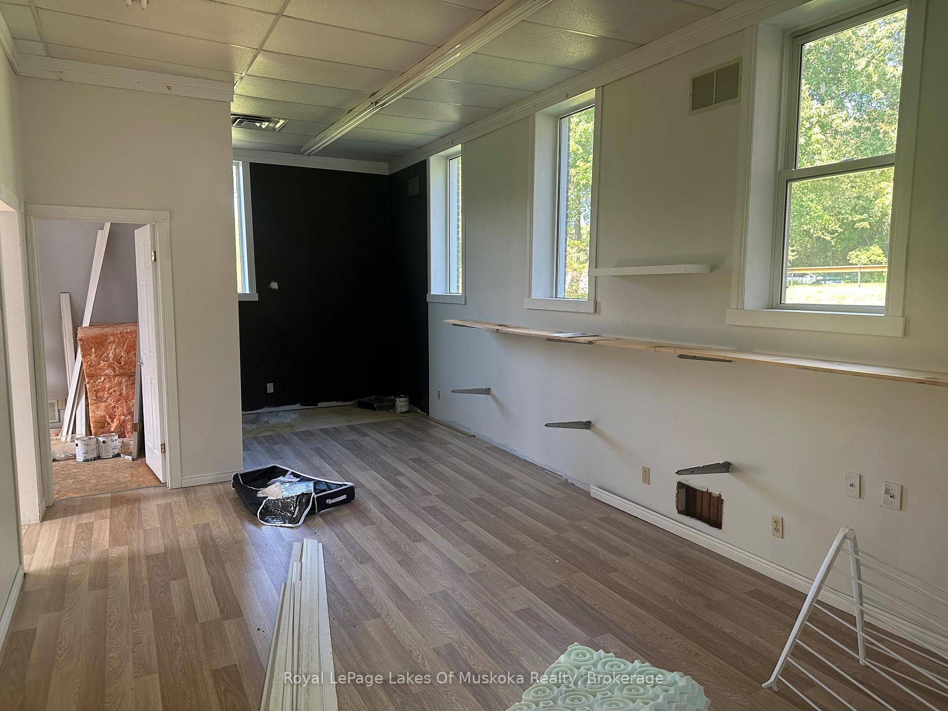 Photo 4 of 111 Yonge Street, Burk's Falls — HOMEH