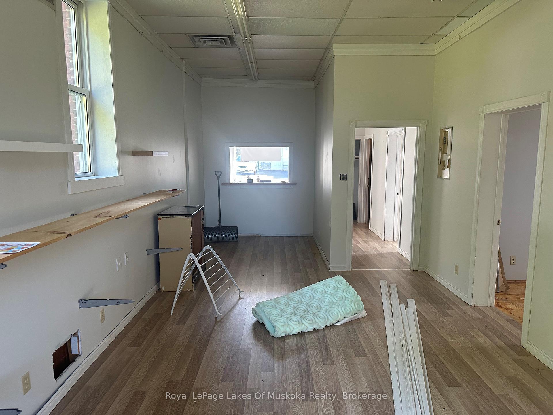 Photo 5 of 111 Yonge Street, Burk's Falls — HOMEH