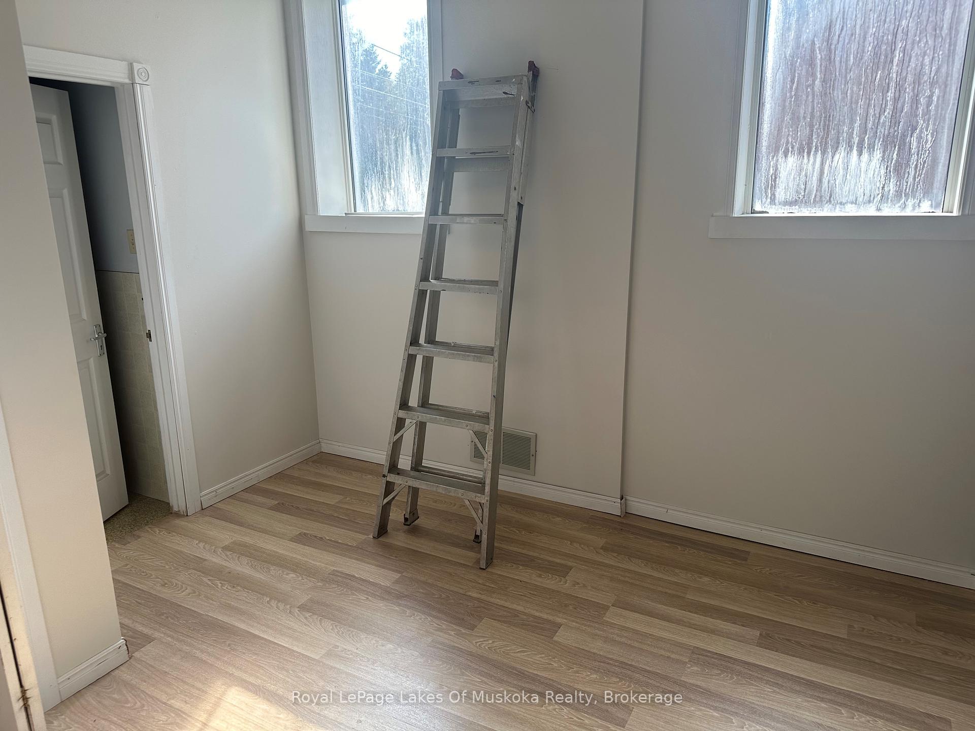 Photo 6 of 111 Yonge Street, Burk's Falls — HOMEH