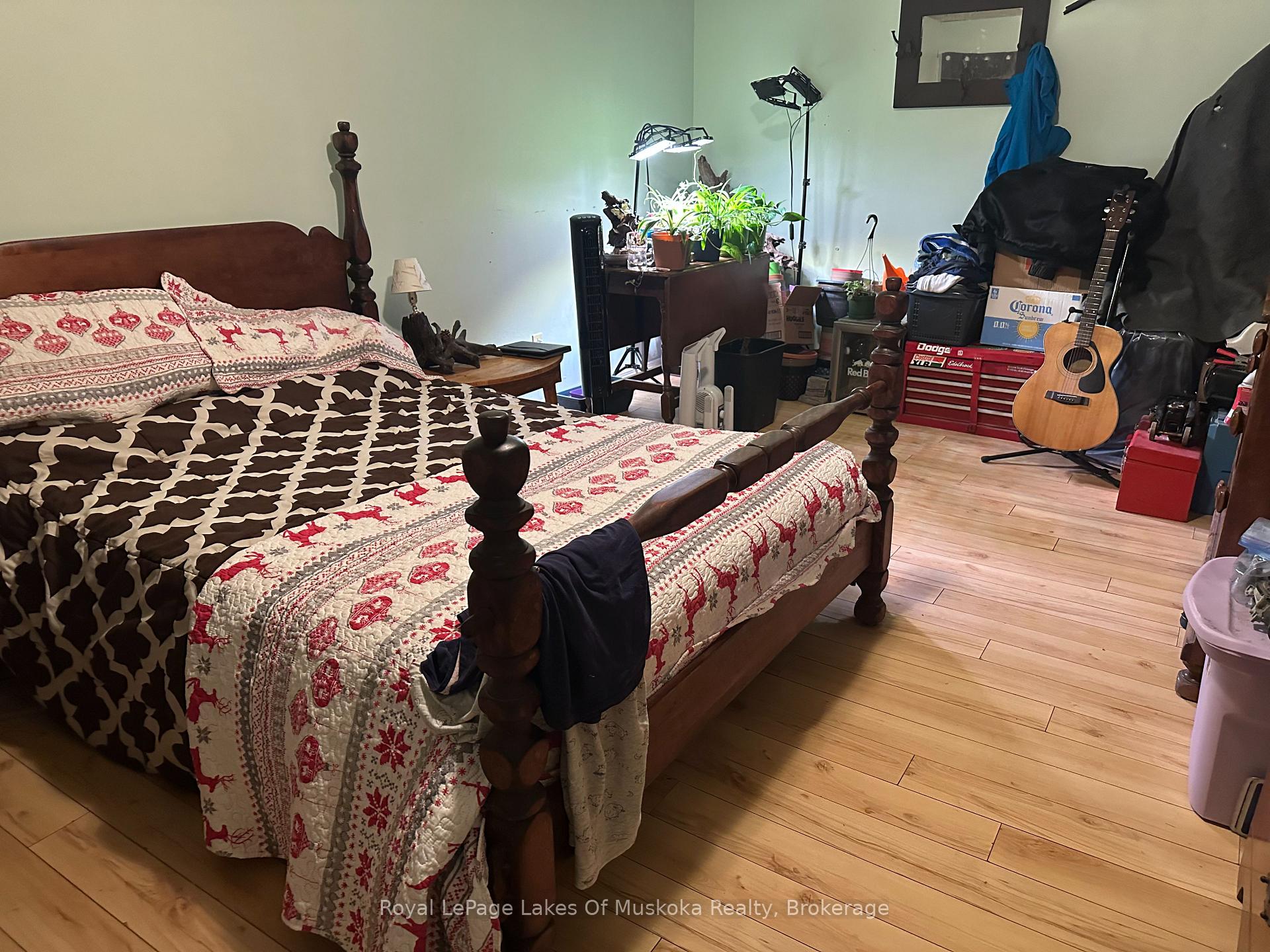 Photo 11 of 111 Yonge Street, Burk's Falls — HOMEH