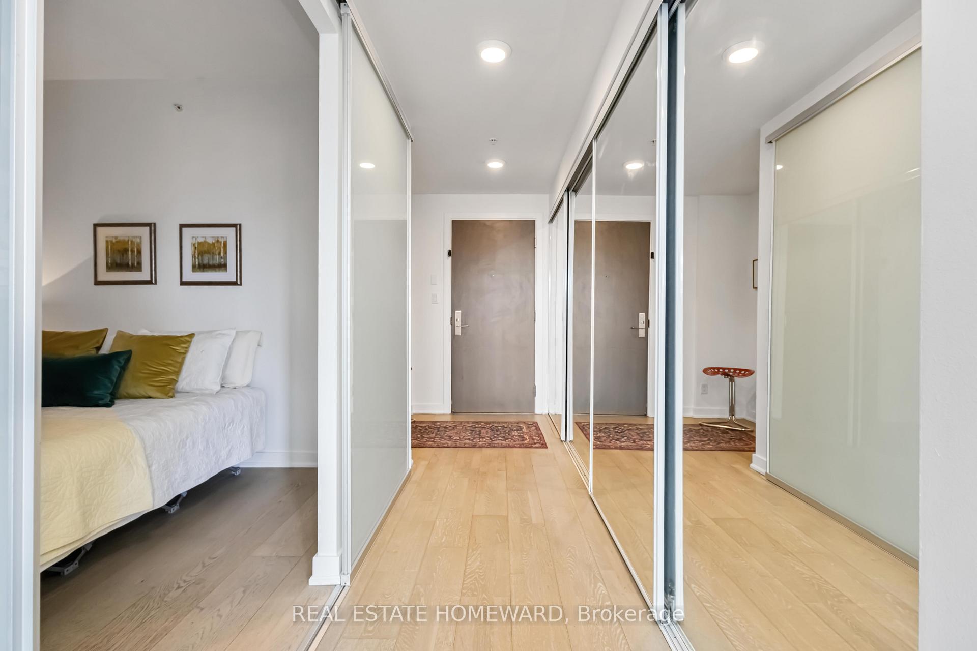 Photo 3 of Unit 406, 1960 Queen Street E, Toronto, The Beaches — HOMEH