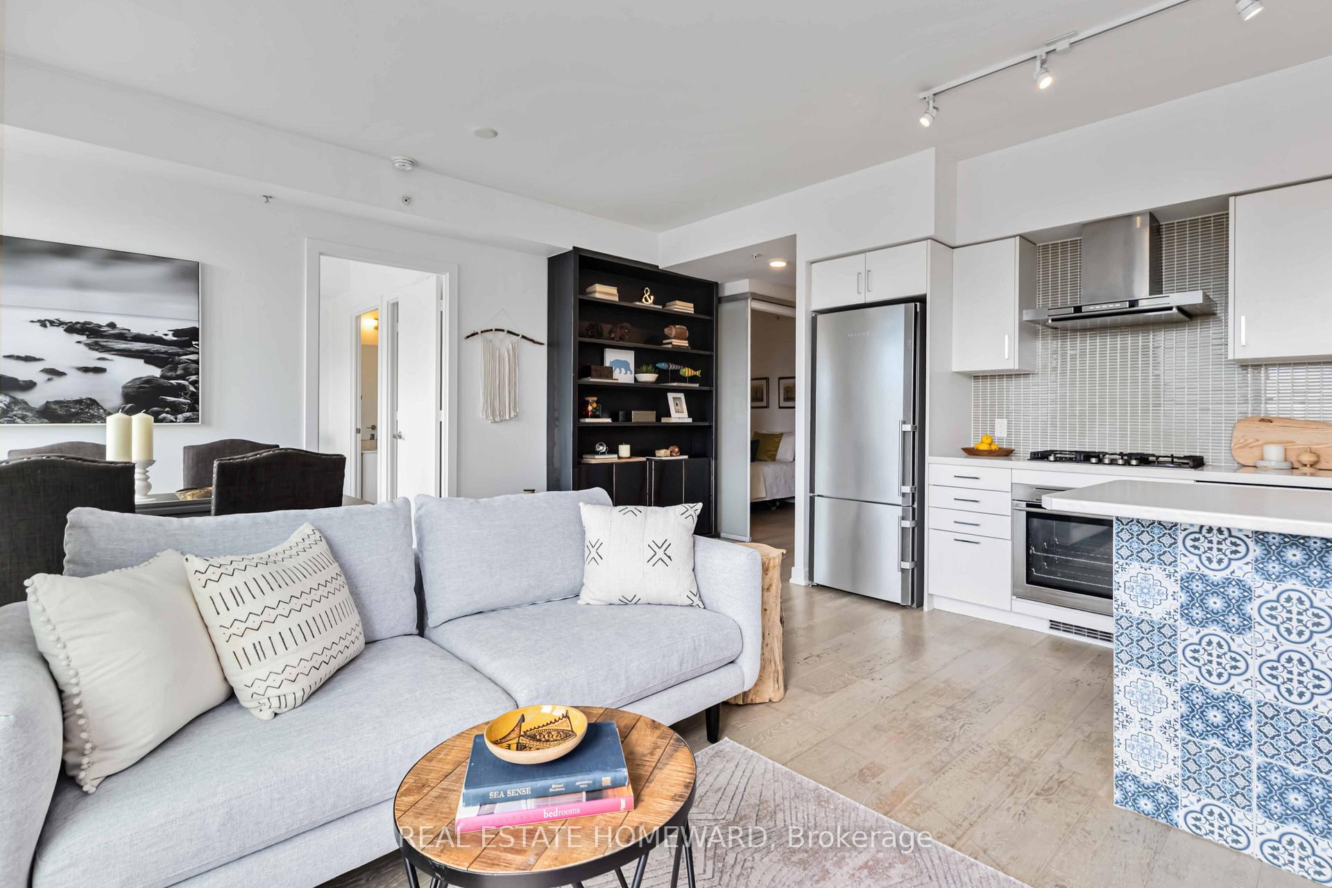 Photo 11 of Unit 406, 1960 Queen Street E, Toronto, The Beaches — HOMEH