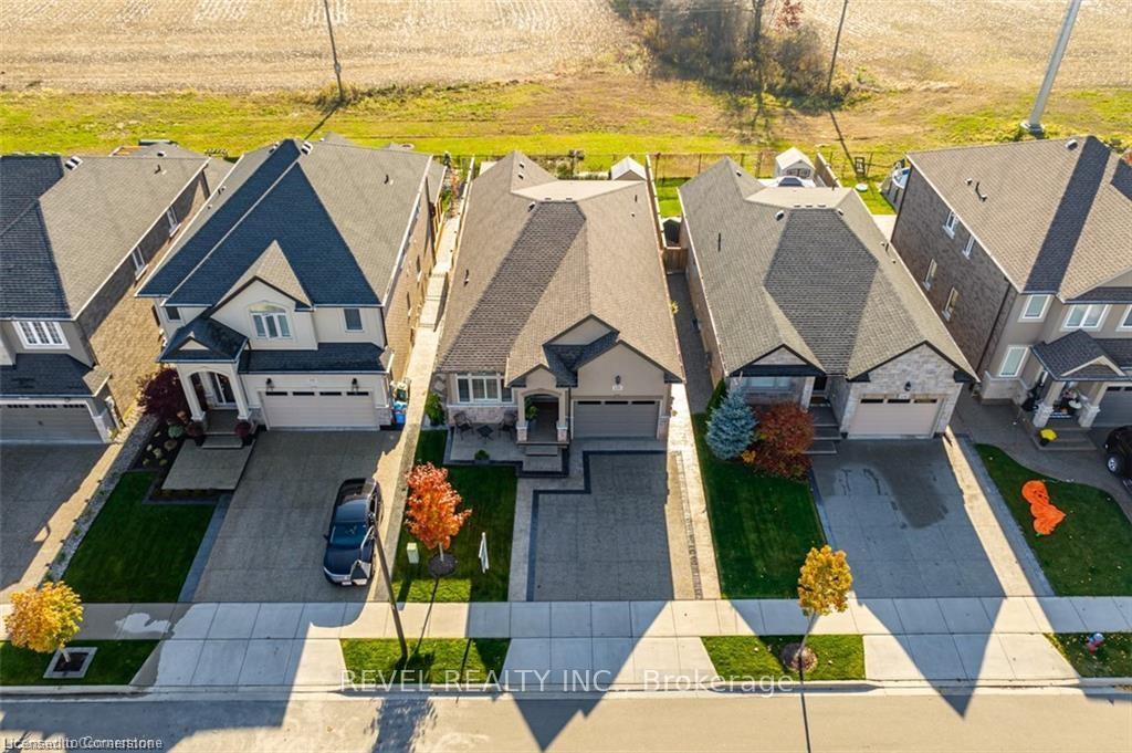 Photo 4 of 135 Greti Drive, Hamilton, Rural Glanbrook — HOMEH