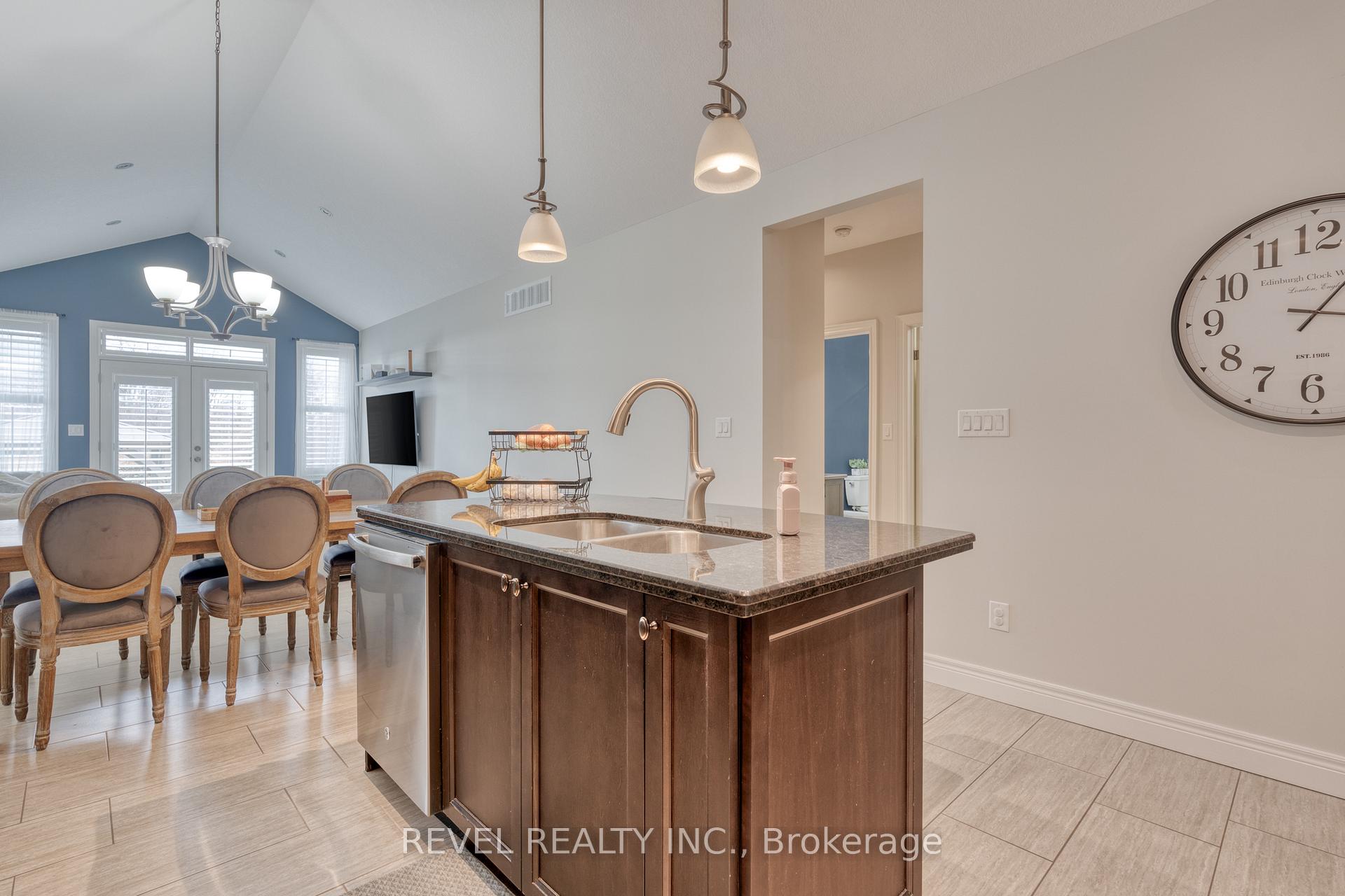 Photo 9 of 135 Greti Drive, Hamilton, Rural Glanbrook — HOMEH