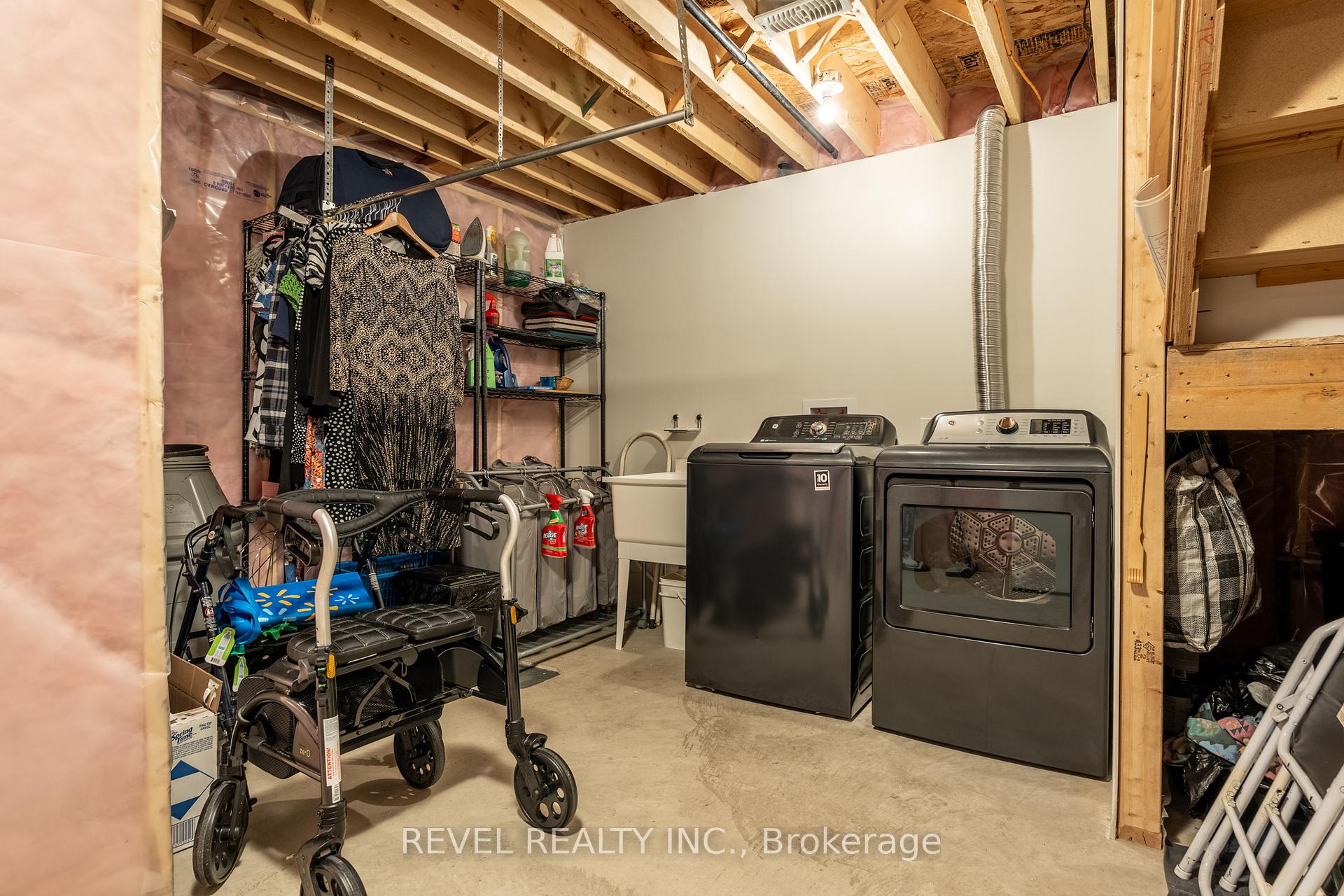 Photo 27 of 135 Greti Drive, Hamilton, Rural Glanbrook — HOMEH