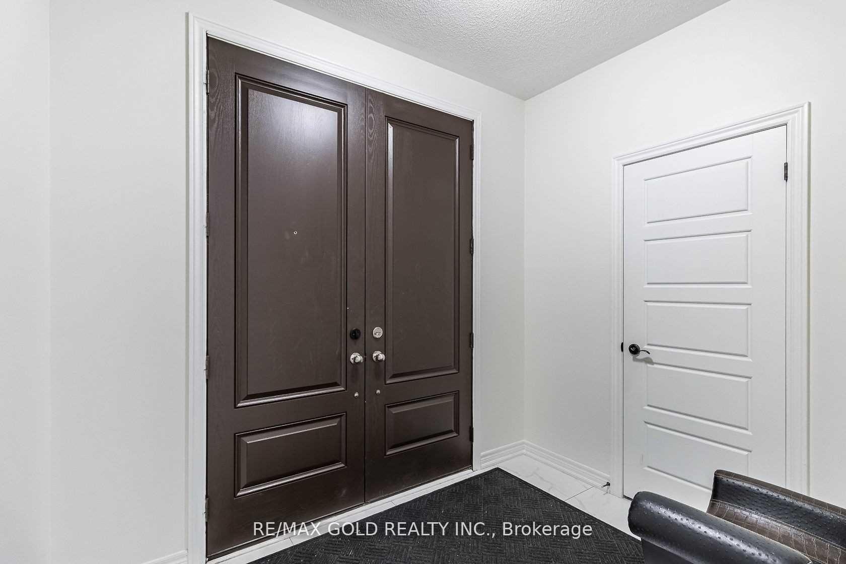 Photo 4 of 2 Lackington Street, Brampton, Credit Valley — HOMEH