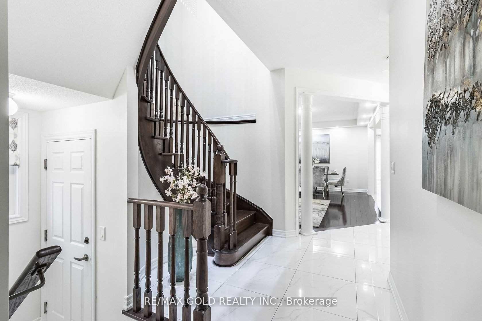 Photo 5 of 2 Lackington Street, Brampton, Credit Valley — HOMEH
