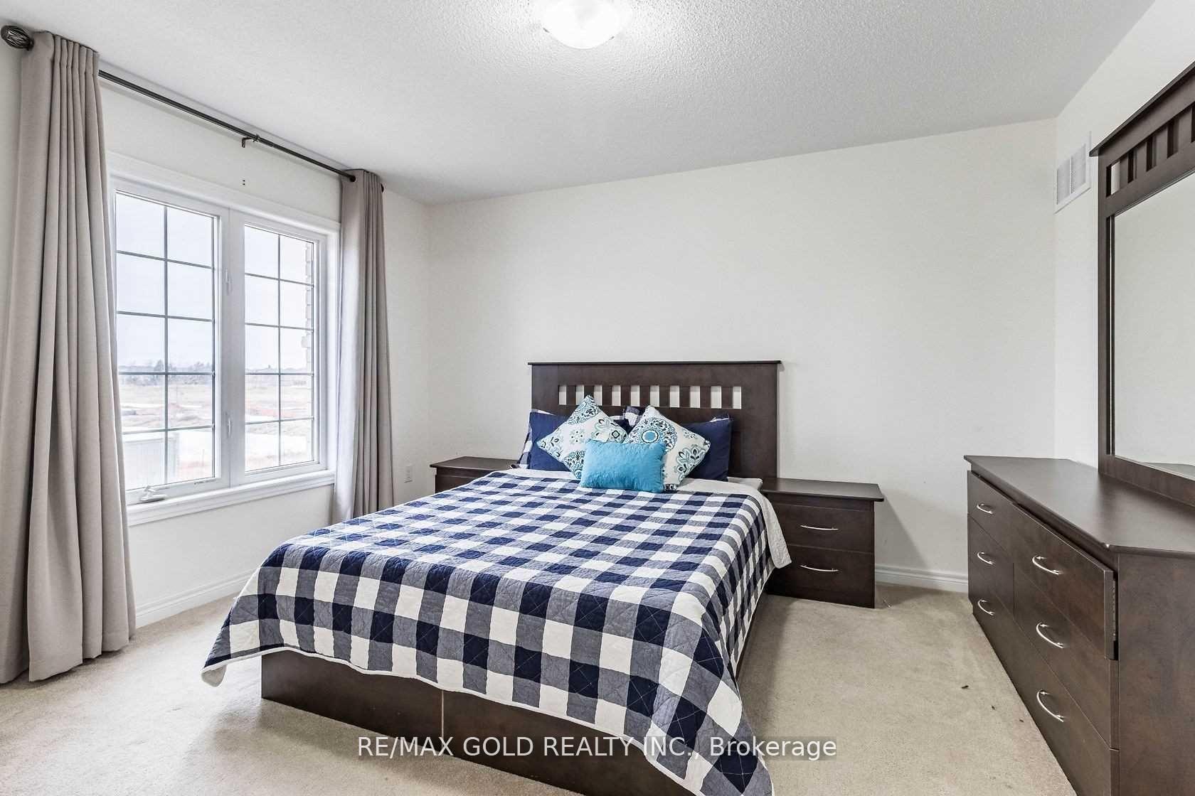 Photo 22 of 2 Lackington Street, Brampton, Credit Valley — HOMEH