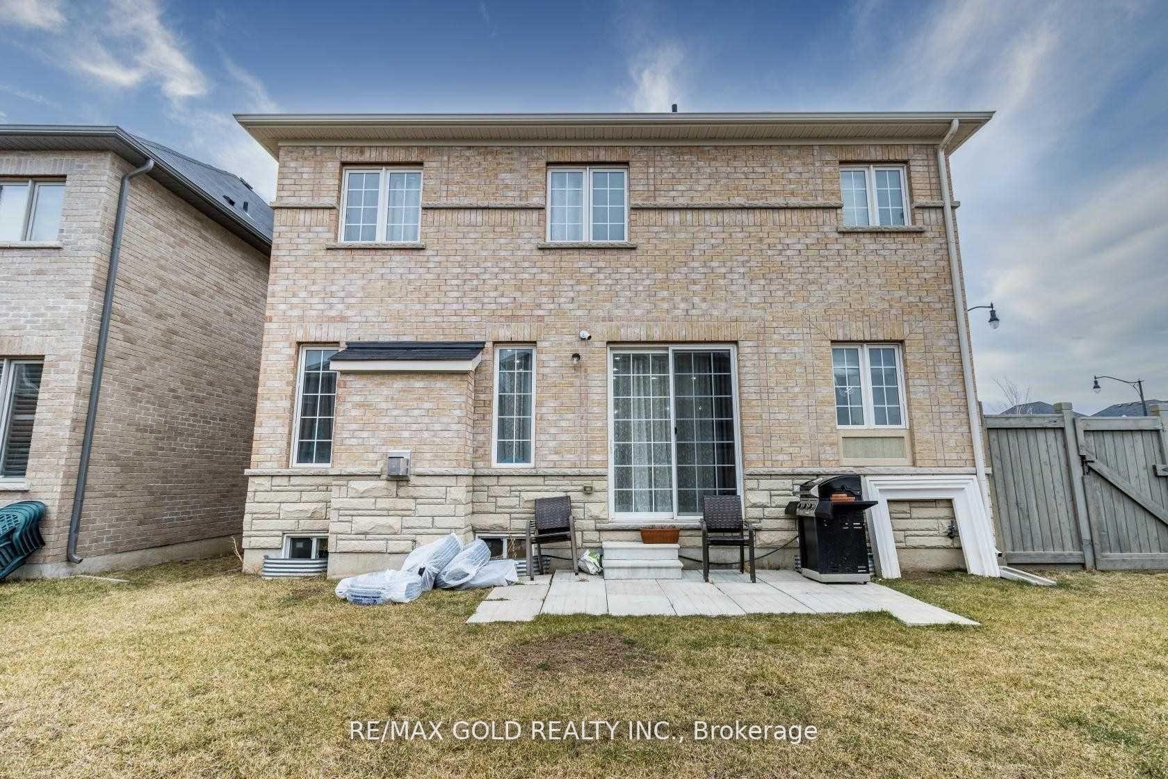 Photo 39 of 2 Lackington Street, Brampton, Credit Valley — HOMEH