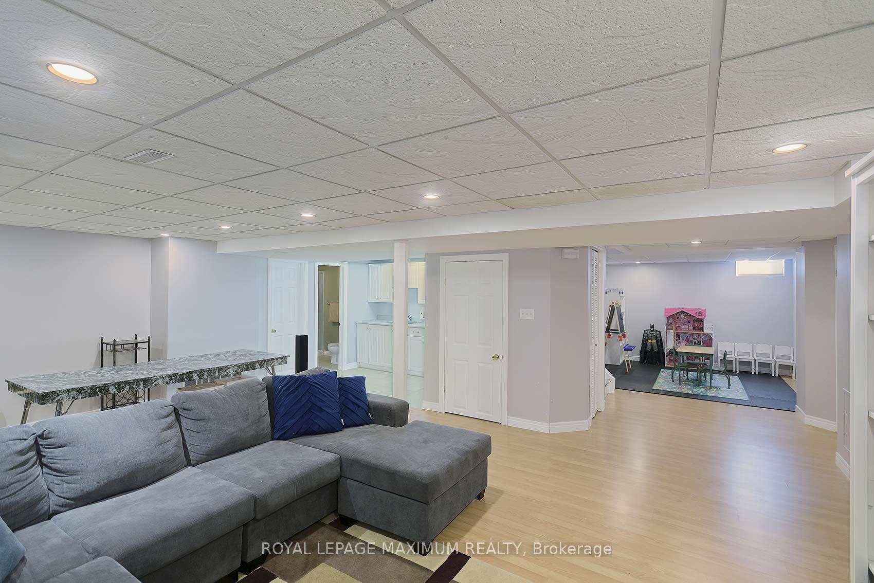Photo 23 of 15 Guardhouse Drive, Caledon, Bolton North — HOMEH