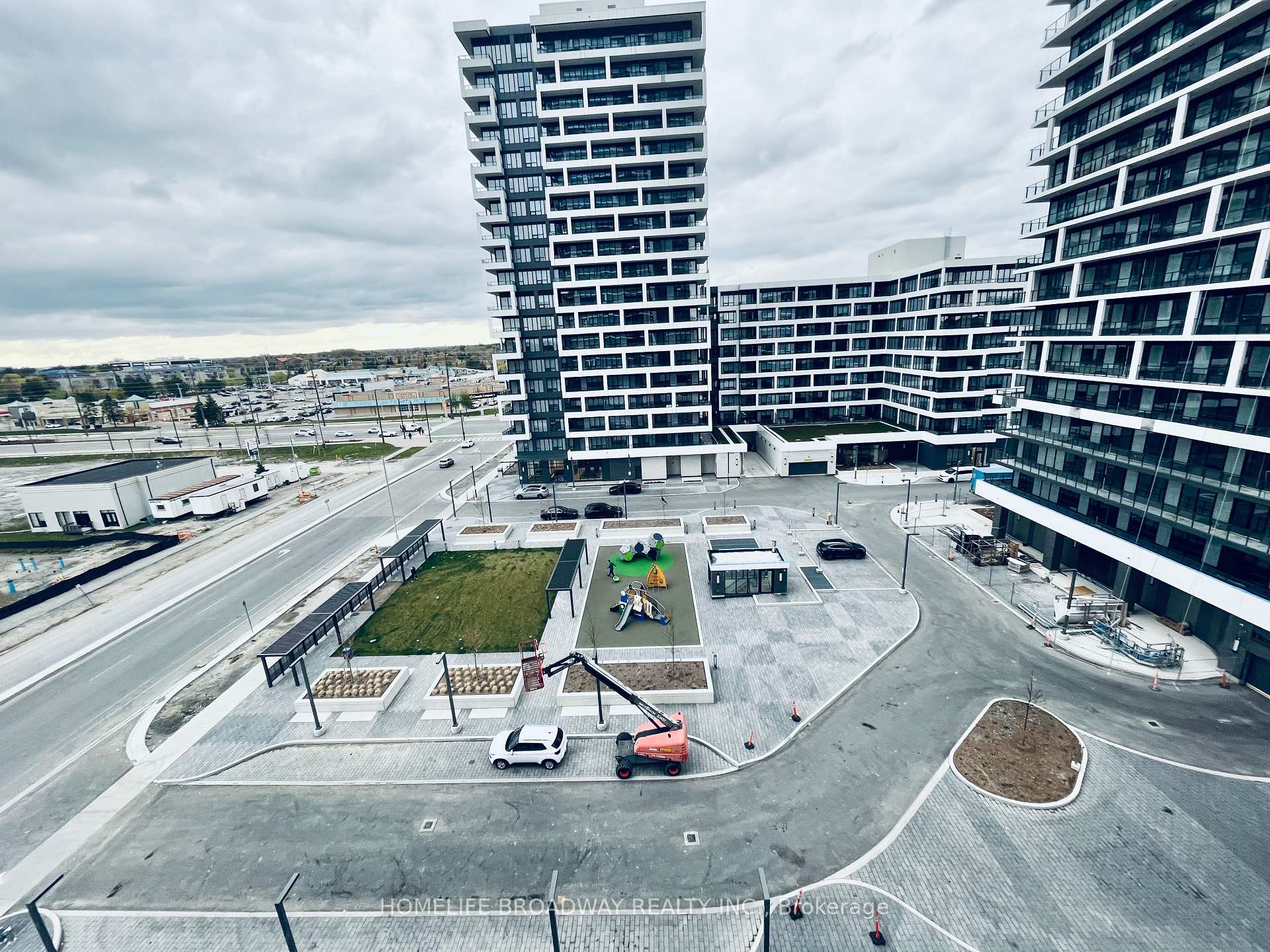 Photo 1 of Unit 809, 8 Water Walk Drive, Markham, Unionville — HOMEH