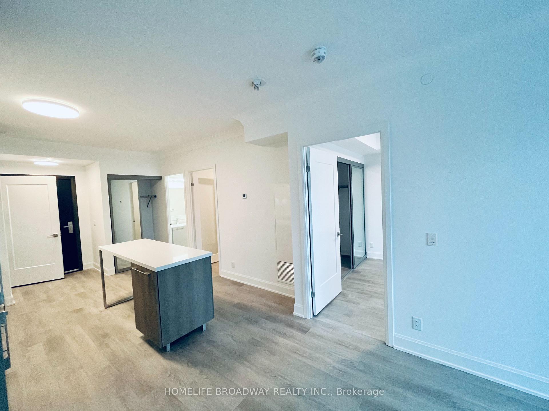 Photo 4 of Unit 809, 8 Water Walk Drive, Markham, Unionville — HOMEH