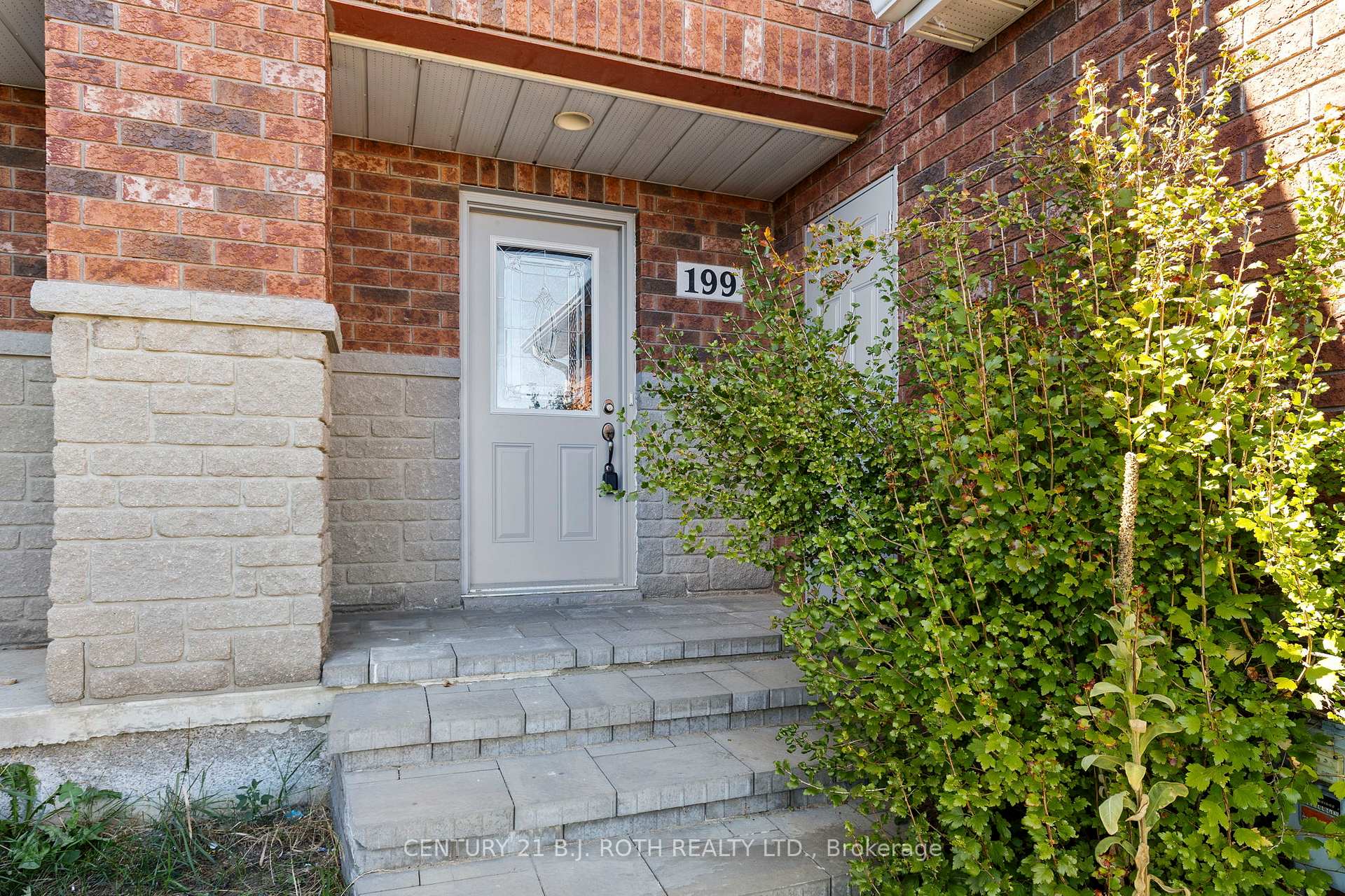 Photo 3 of 199 Stanley Street, Barrie, East Bayfield — HOMEH