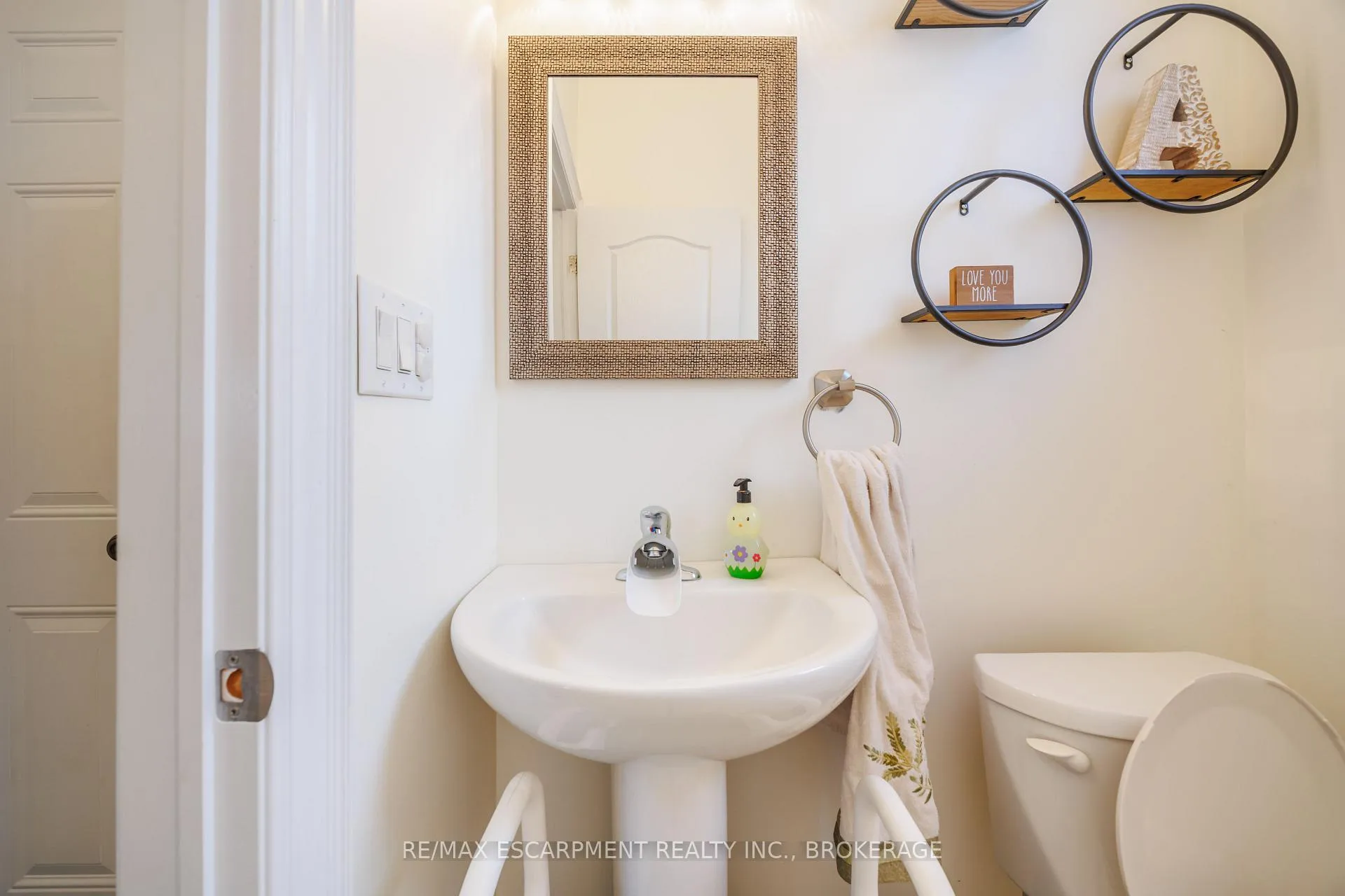 Photo 13 of 6978 Optimist Lane, Niagara Falls, Morrison — HOMEH