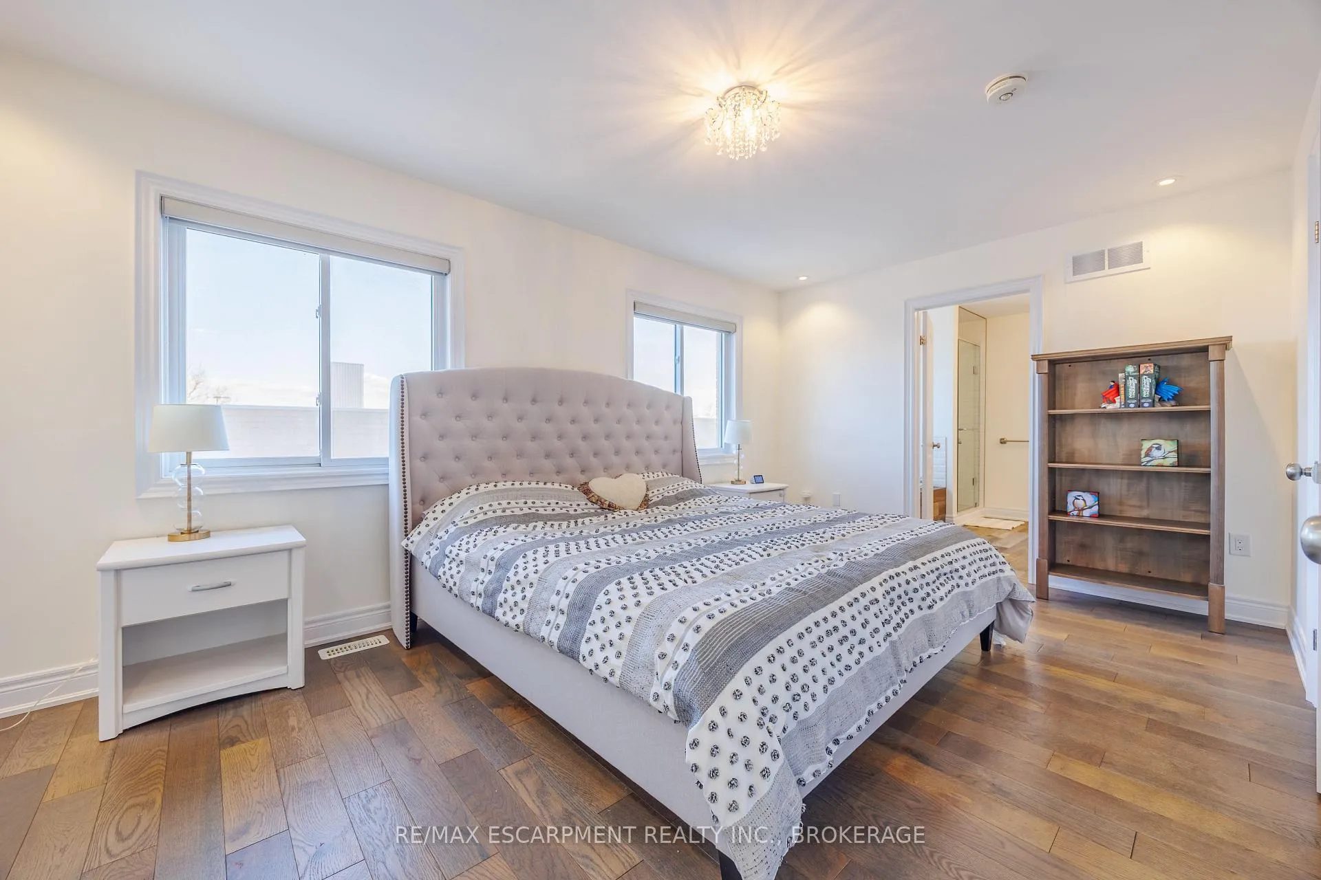 Photo 14 of 6978 Optimist Lane, Niagara Falls, Morrison — HOMEH