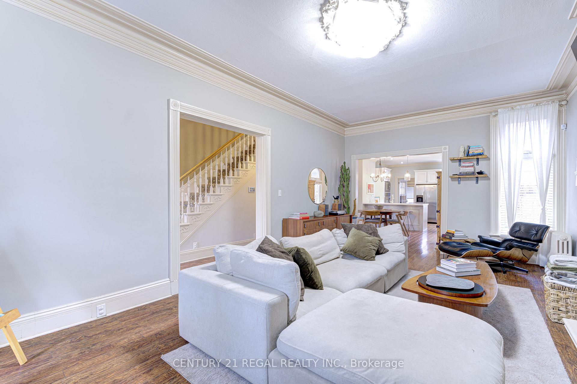 Photo 6 of 109 Victoria Avenue S, Hamilton, Stinson — HOMEH