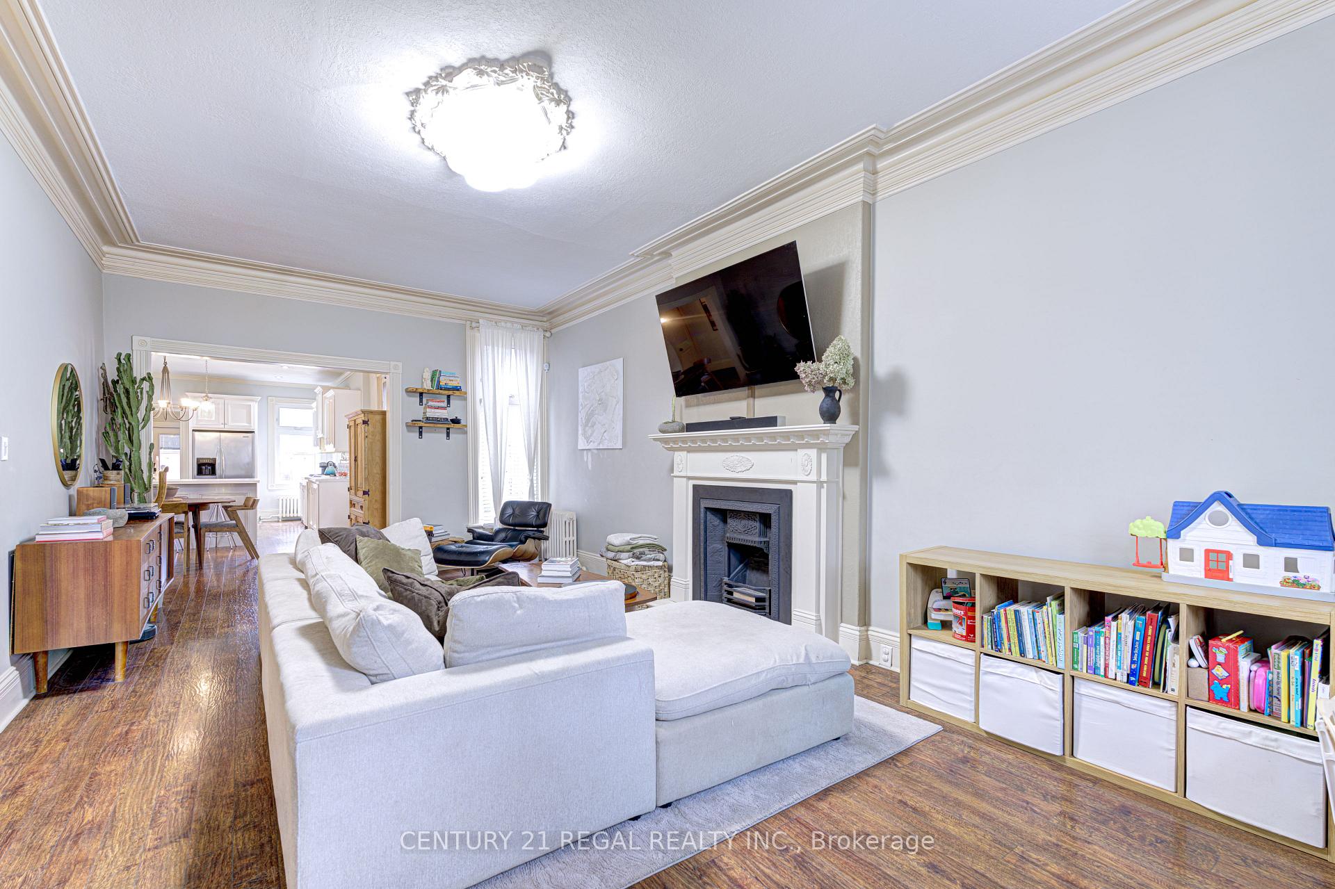 Photo 8 of 109 Victoria Avenue S, Hamilton, Stinson — HOMEH