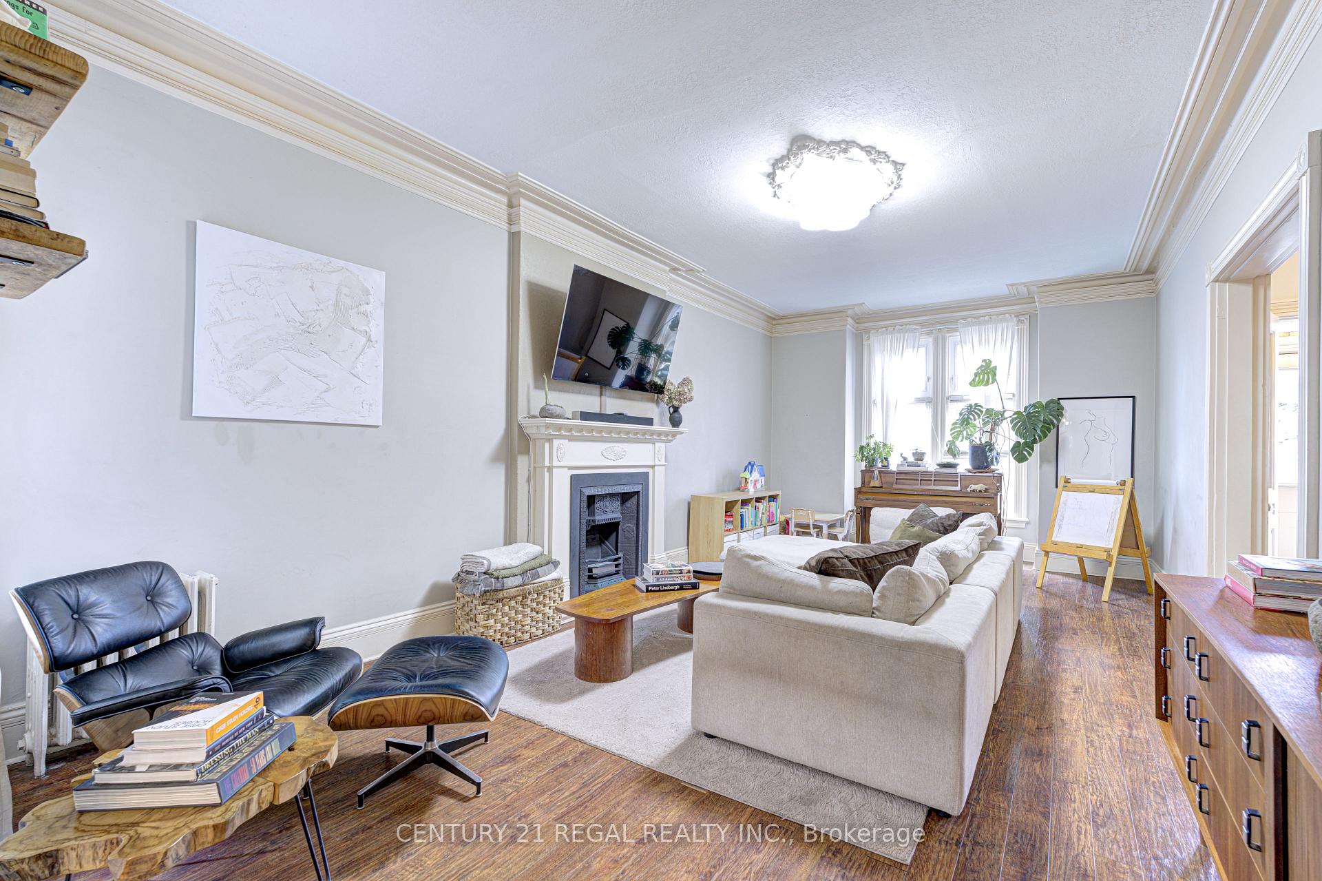 Photo 11 of 109 Victoria Avenue S, Hamilton, Stinson — HOMEH