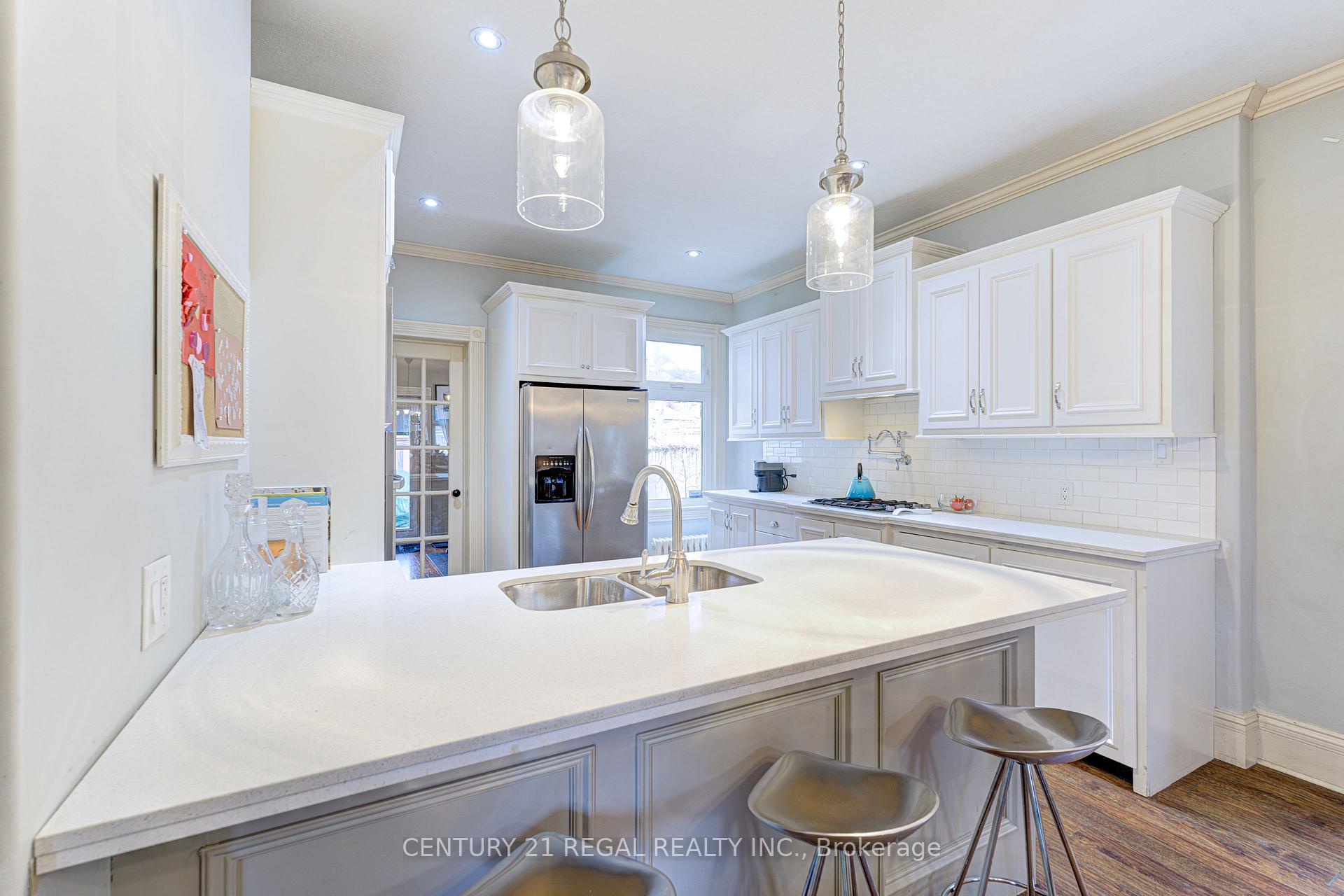 Photo 18 of 109 Victoria Avenue S, Hamilton, Stinson — HOMEH